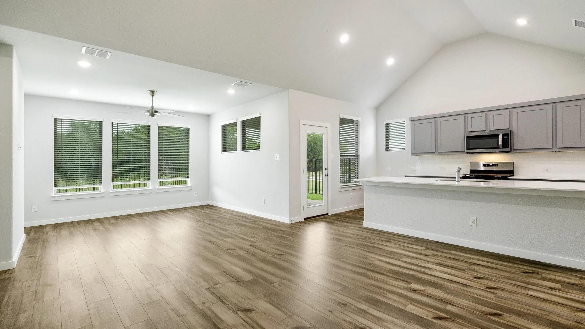 Single Family Residence For Rent in Collin County , 3815 Kenwood Drive, Princeton, Texas 75071, 5 Bedroom, 4 Bathroom, 2 Garage spaces, 3,319 Sqft, built in 2024, mls#21359306, Real Estate Agent in Princeton, Homes For Rent in Collin county, Homes For Rent in Princeton, Realtor in Princeton Texas, Real Estate Brokerage Independent Realty Texas, Luminita Cordes Realtor