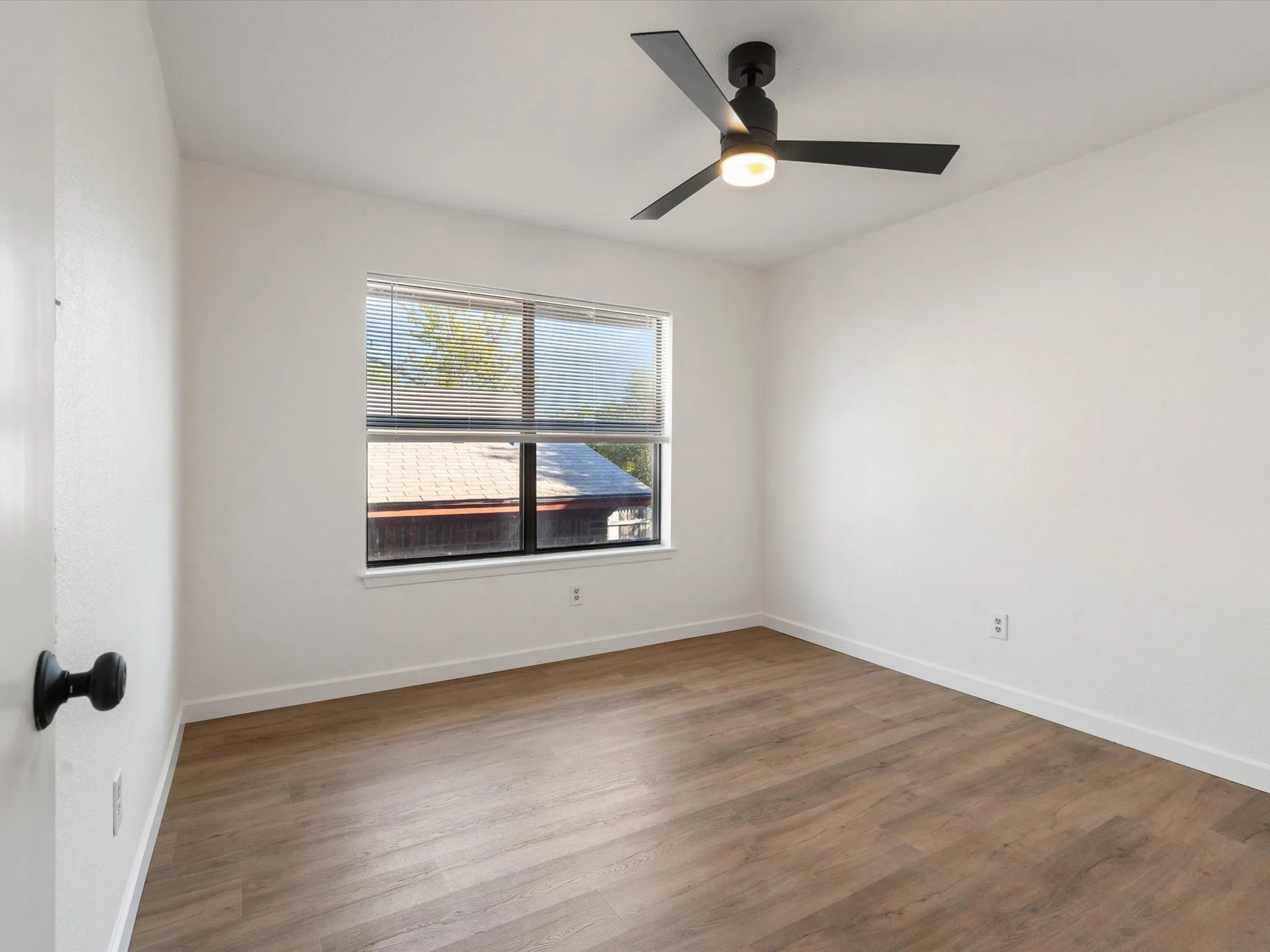 Duplex For Rent in Parker County , 1117 S Rusk Street 1115, Weatherford, Texas 76086, 3 Bedroom, 2 Bathroom, 2 Garage spaces, 1,565 Sqft, built in 1977, Price $1,800, mls#21336082, Real Estate Agent in Weatherford, Homes For Rent in Parker county, Homes For Rent in Weatherford, Realtor in Weatherford Texas, Real Estate Brokerage Independent Realty Texas, Luminita Cordes Realtor