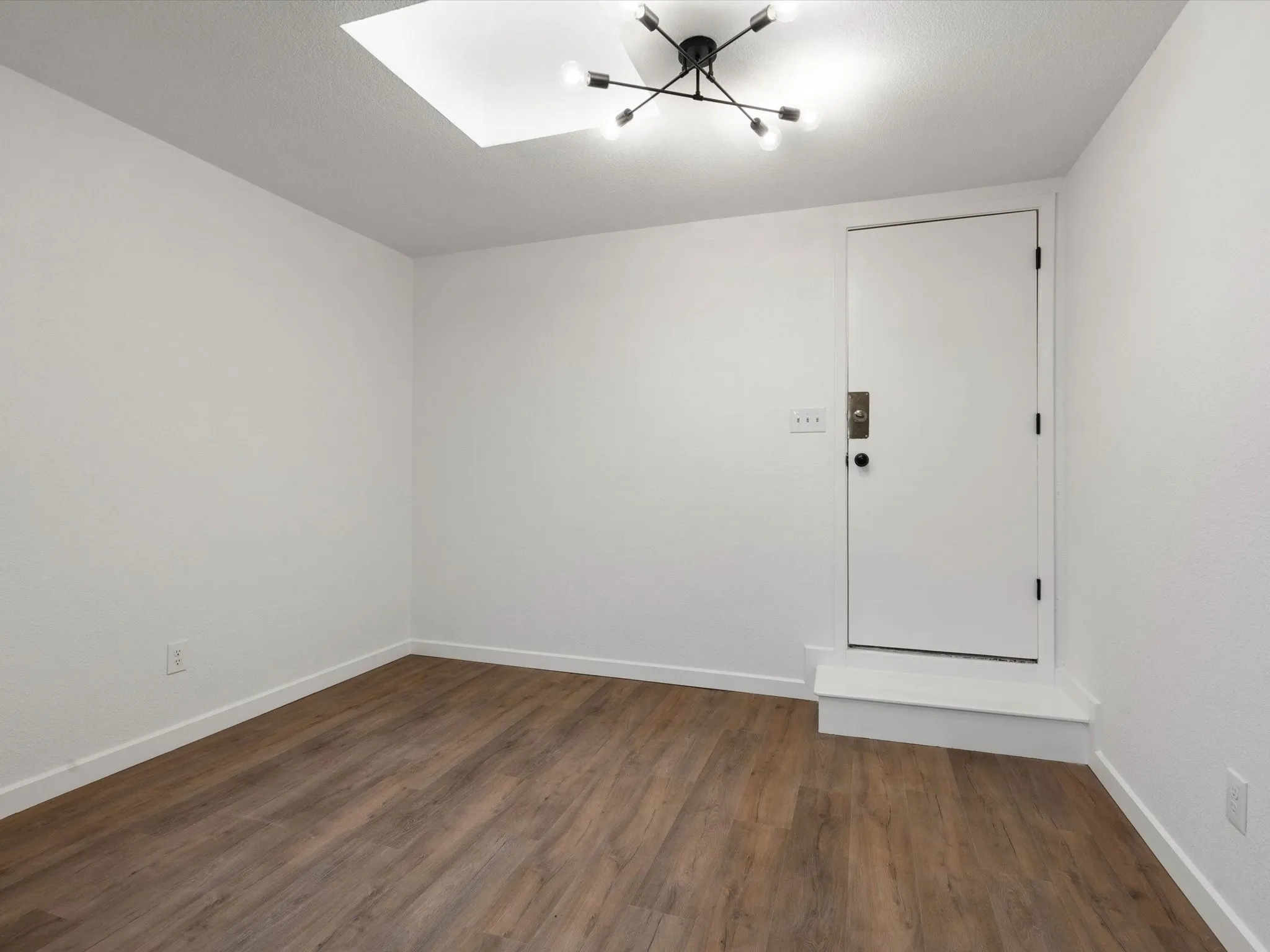 Duplex For Rent in Parker County , 1117 S Rusk Street 1115, Weatherford, Texas 76086, 3 Bedroom, 2 Bathroom, 2 Garage spaces, 1,565 Sqft, built in 1977, Price $1,800, mls#21336082, Real Estate Agent in Weatherford, Homes For Rent in Parker county, Homes For Rent in Weatherford, Realtor in Weatherford Texas, Real Estate Brokerage Independent Realty Texas, Luminita Cordes Realtor