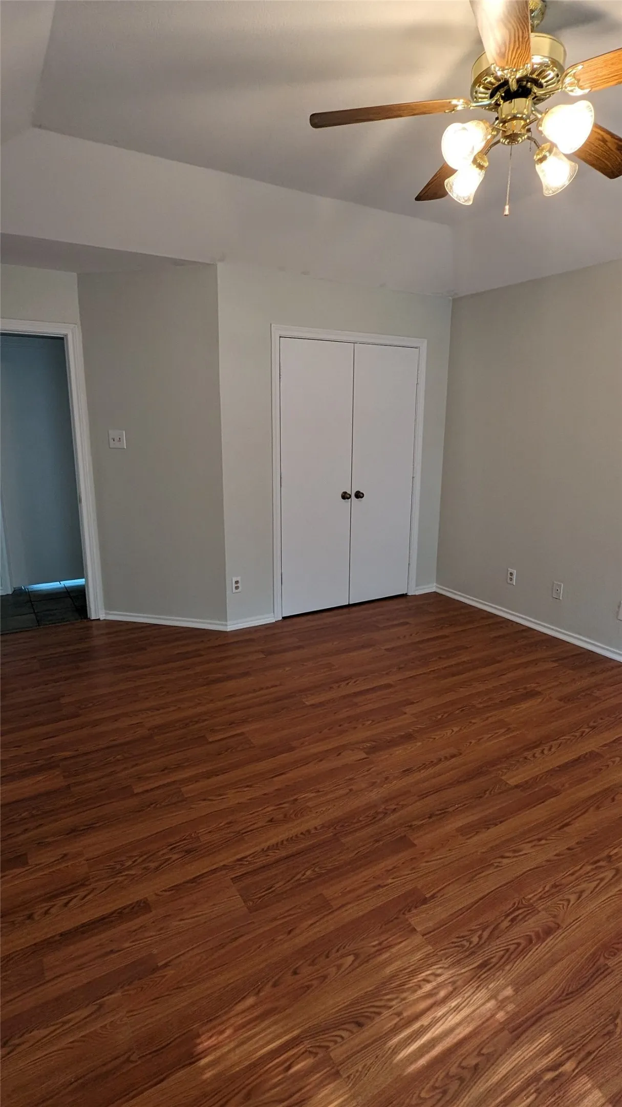 Single Family Residence For Rent in Denton County , 2706 Parkview Drive, Corinth, Texas 76210, 3 Bedroom, 2 Bathroom, 2 Garage spaces, 1,424 Sqft, built in 1986, mls#21359553, Real Estate Agent in Corinth, Homes For Rent in Denton county, Homes For Rent in Corinth, Realtor in Corinth Texas, Real Estate Brokerage Independent Realty Texas, Luminita Cordes Realtor