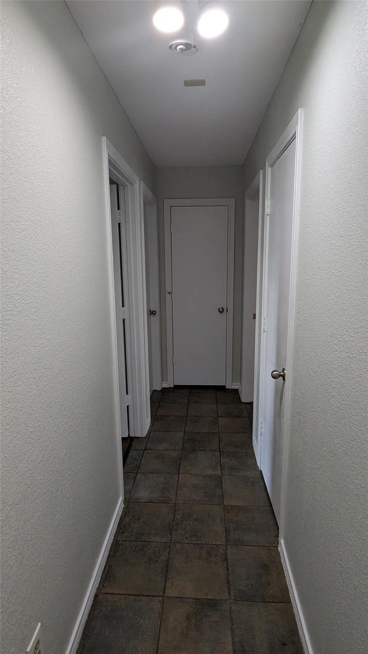 Single Family Residence For Rent in Denton County , 2706 Parkview Drive, Corinth, Texas 76210, 3 Bedroom, 2 Bathroom, 2 Garage spaces, 1,424 Sqft, built in 1986, mls#21359553, Real Estate Agent in Corinth, Homes For Rent in Denton county, Homes For Rent in Corinth, Realtor in Corinth Texas, Real Estate Brokerage Independent Realty Texas, Luminita Cordes Realtor