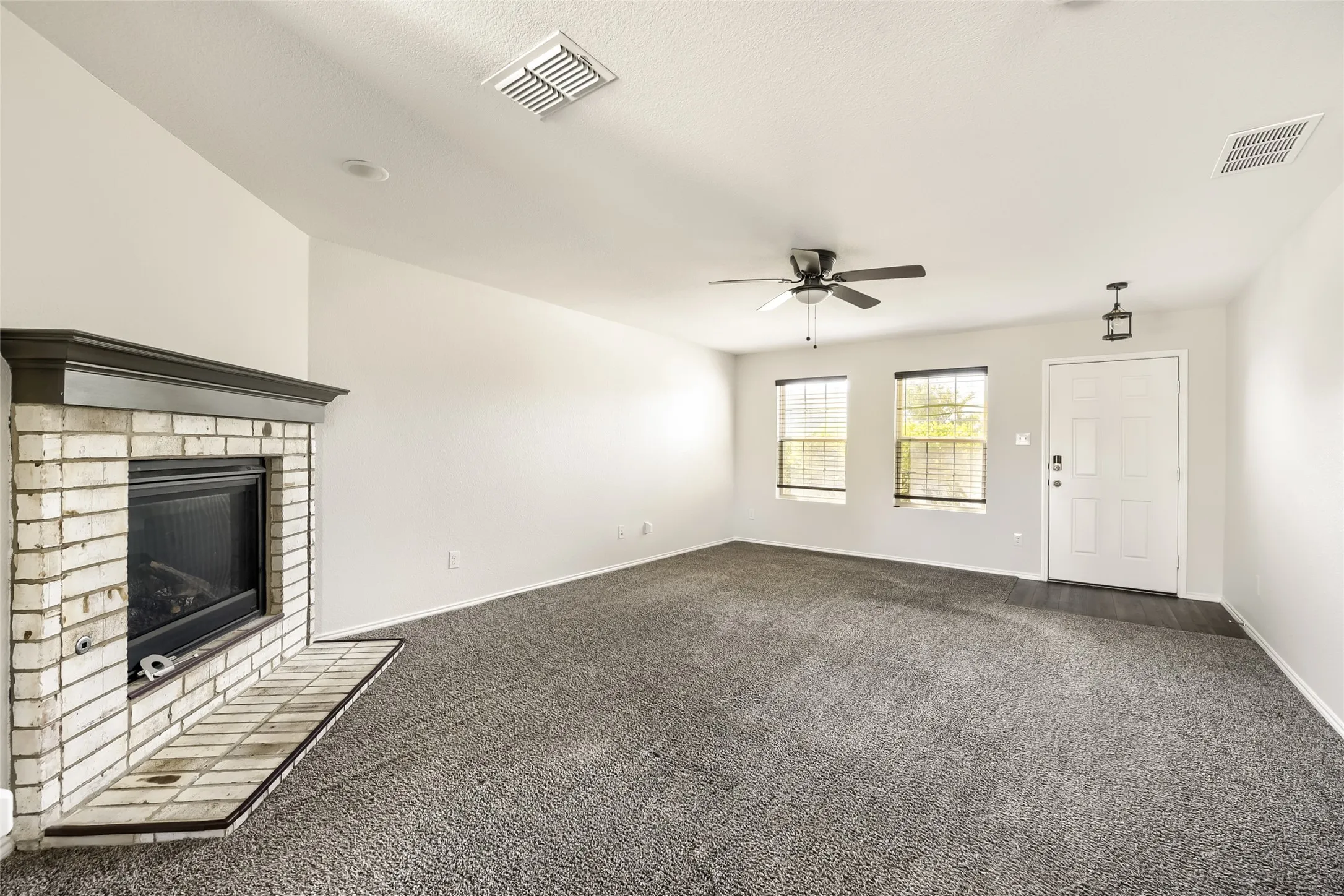 Single Family Residence For Sale in Tarrant County , 2008 Sun Star Drive, Haslet, Texas 76052, 3 Bedroom, 3 Bathroom, 2 Garage spaces, 2,274 Sqft, built in 2021, mls#21358026, Real Estate Agent in Haslet, Homes For Sale in Tarrant county, Homes For Sale in Haslet, Realtor in Haslet Texas, Real Estate Brokerage Independent Realty Texas, Luminita Cordes Realtor