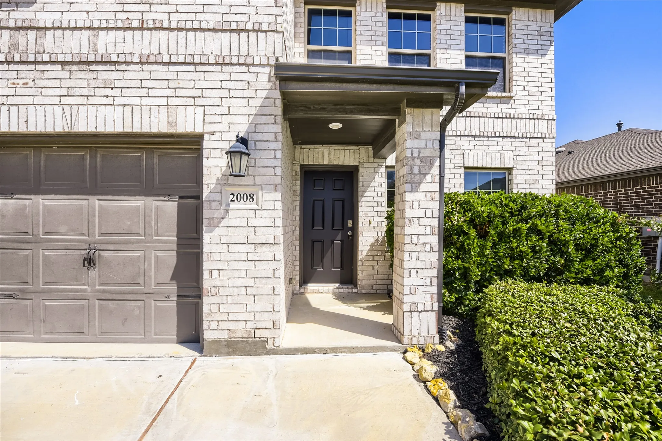 Single Family Residence For Sale in Tarrant County , 2008 Sun Star Drive, Haslet, Texas 76052, 3 Bedroom, 3 Bathroom, 2 Garage spaces, 2,274 Sqft, built in 2021, mls#21358026, Real Estate Agent in Haslet, Homes For Sale in Tarrant county, Homes For Sale in Haslet, Realtor in Haslet Texas, Real Estate Brokerage Independent Realty Texas, Luminita Cordes Realtor