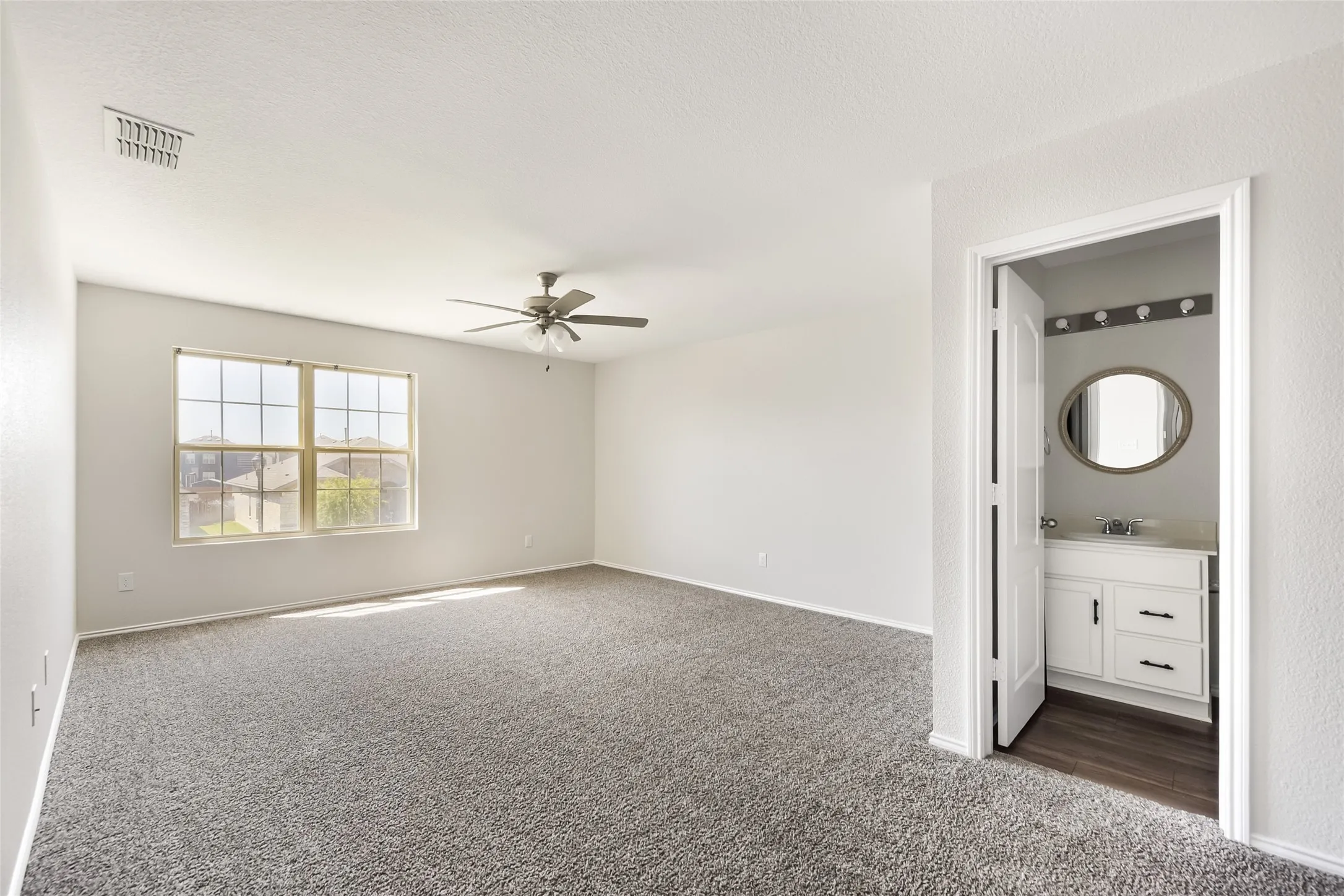 Single Family Residence For Sale in Tarrant County , 2008 Sun Star Drive, Haslet, Texas 76052, 3 Bedroom, 3 Bathroom, 2 Garage spaces, 2,274 Sqft, built in 2021, mls#21358026, Real Estate Agent in Haslet, Homes For Sale in Tarrant county, Homes For Sale in Haslet, Realtor in Haslet Texas, Real Estate Brokerage Independent Realty Texas, Luminita Cordes Realtor
