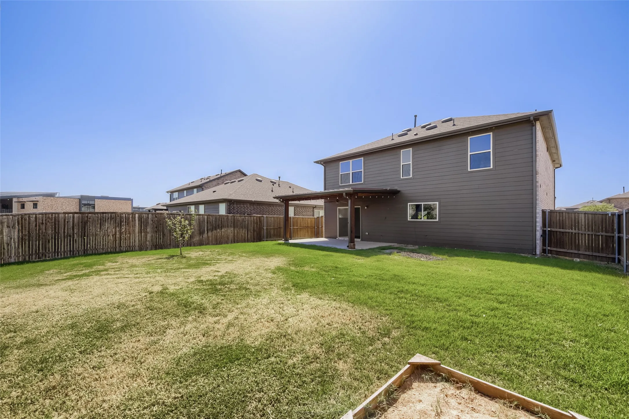 Single Family Residence For Sale in Tarrant County , 2008 Sun Star Drive, Haslet, Texas 76052, 3 Bedroom, 3 Bathroom, 2 Garage spaces, 2,274 Sqft, built in 2021, mls#21358026, Real Estate Agent in Haslet, Homes For Sale in Tarrant county, Homes For Sale in Haslet, Realtor in Haslet Texas, Real Estate Brokerage Independent Realty Texas, Luminita Cordes Realtor