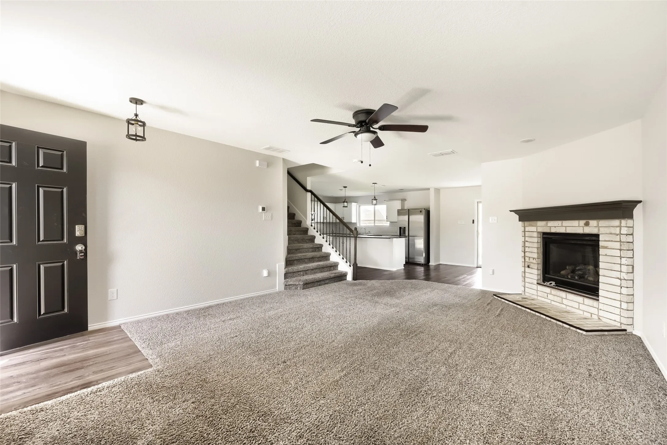 Single Family Residence For Sale in Tarrant County , 2008 Sun Star Drive, Haslet, Texas 76052, 3 Bedroom, 3 Bathroom, 2 Garage spaces, 2,274 Sqft, built in 2021, mls#21358026, Real Estate Agent in Haslet, Homes For Sale in Tarrant county, Homes For Sale in Haslet, Realtor in Haslet Texas, Real Estate Brokerage Independent Realty Texas, Luminita Cordes Realtor