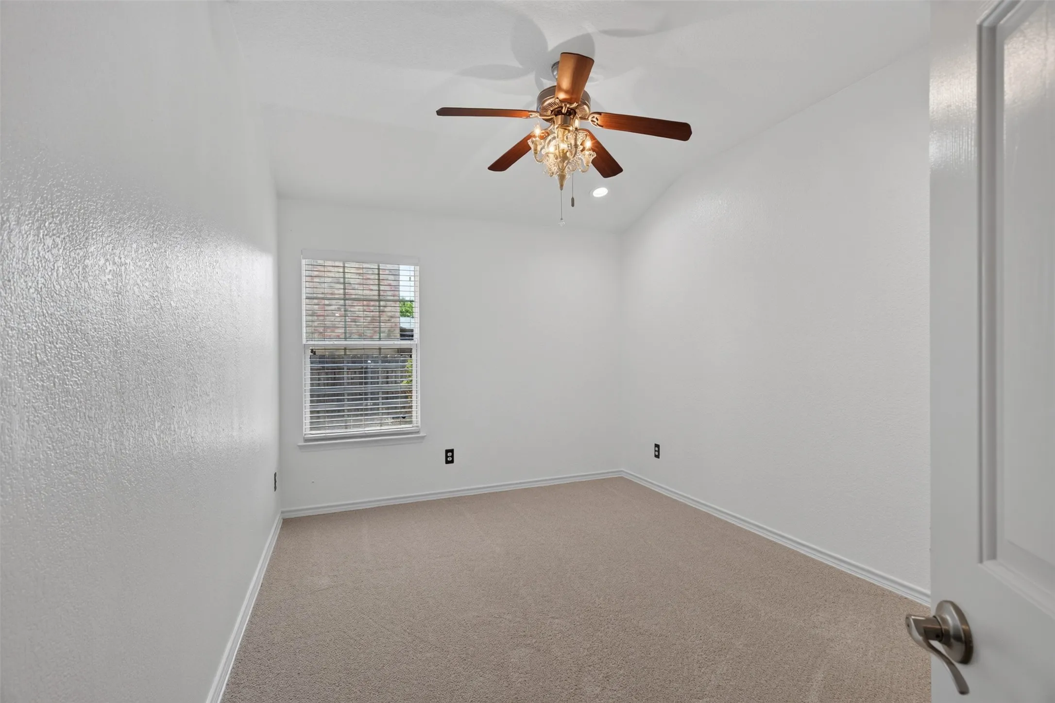 Single Family Residence For Sale in Dallas County , 2151 Van Zandt Drive, Grand Prairie, Texas 75052, 3 Bedroom, 2 Bathroom, 2 Garage spaces, 2,002 Sqft, built in 2006, mls#21357859, Real Estate Agent in Grand Prairie, Homes For Sale in Dallas county, Homes For Sale in Grand Prairie, Realtor in Grand Prairie Texas, Real Estate Brokerage Independent Realty Texas, Luminita Cordes Realtor