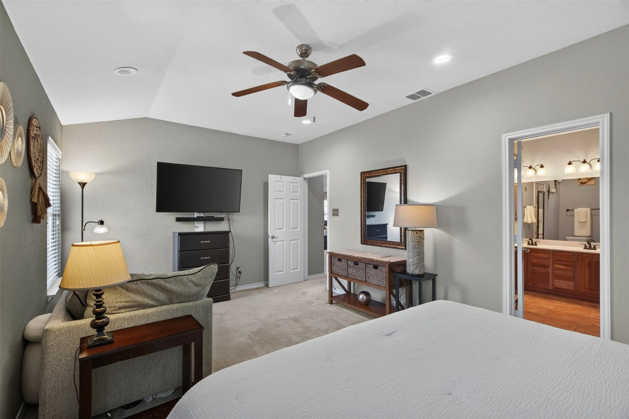 Single Family Residence For Sale in Dallas County , 2151 Van Zandt Drive, Grand Prairie, Texas 75052, 3 Bedroom, 2 Bathroom, 2 Garage spaces, 2,002 Sqft, built in 2006, mls#21357859, Real Estate Agent in Grand Prairie, Homes For Sale in Dallas county, Homes For Sale in Grand Prairie, Realtor in Grand Prairie Texas, Real Estate Brokerage Independent Realty Texas, Luminita Cordes Realtor