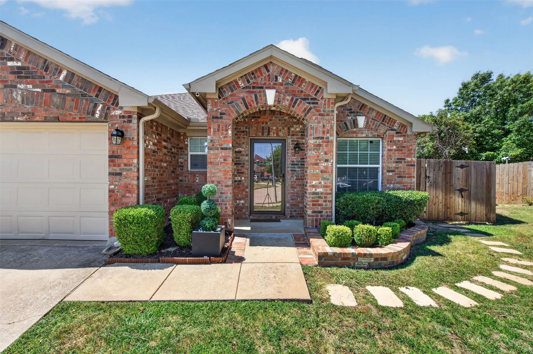 Single Family Residence For Sale in Dallas County , 2151 Van Zandt Drive, Grand Prairie, Texas 75052, 3 Bedroom, 2 Bathroom, 2 Garage spaces, 2,002 Sqft, built in 2006, mls#21357859, Real Estate Agent in Grand Prairie, Homes For Sale in Dallas county, Homes For Sale in Grand Prairie, Realtor in Grand Prairie Texas, Real Estate Brokerage Independent Realty Texas, Luminita Cordes Realtor