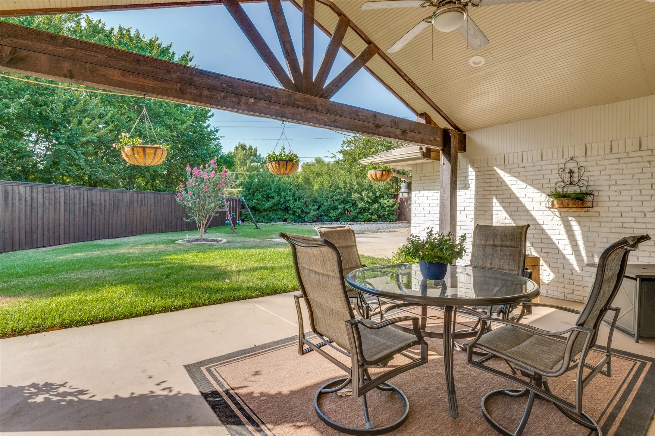 Single Family Residence For Sale in Dallas County , 3959 Goodfellow Drive, Dallas, Texas 75229, 4 Bedroom, 3 Bathroom, 2 Garage spaces, 2,494 Sqft, built in 1969, mls#21359022, Real Estate Agent in Dallas, Homes For Sale in Dallas county, Homes For Sale in Dallas, Realtor in Dallas Texas, Real Estate Brokerage Independent Realty Texas, Luminita Cordes Realtor