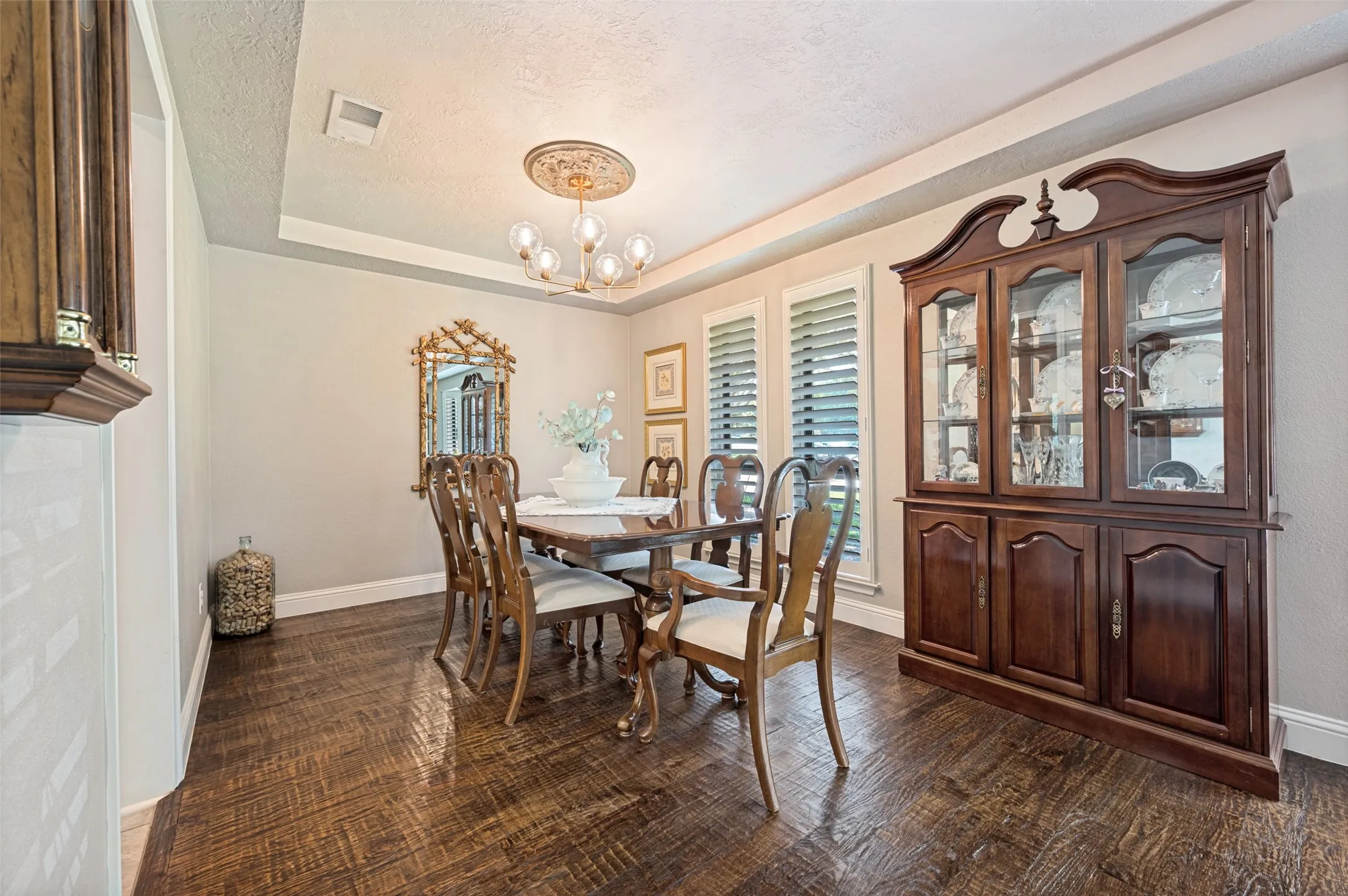 Single Family Residence For Sale in Dallas County , 3959 Goodfellow Drive, Dallas, Texas 75229, 4 Bedroom, 3 Bathroom, 2 Garage spaces, 2,494 Sqft, built in 1969, mls#21359022, Real Estate Agent in Dallas, Homes For Sale in Dallas county, Homes For Sale in Dallas, Realtor in Dallas Texas, Real Estate Brokerage Independent Realty Texas, Luminita Cordes Realtor