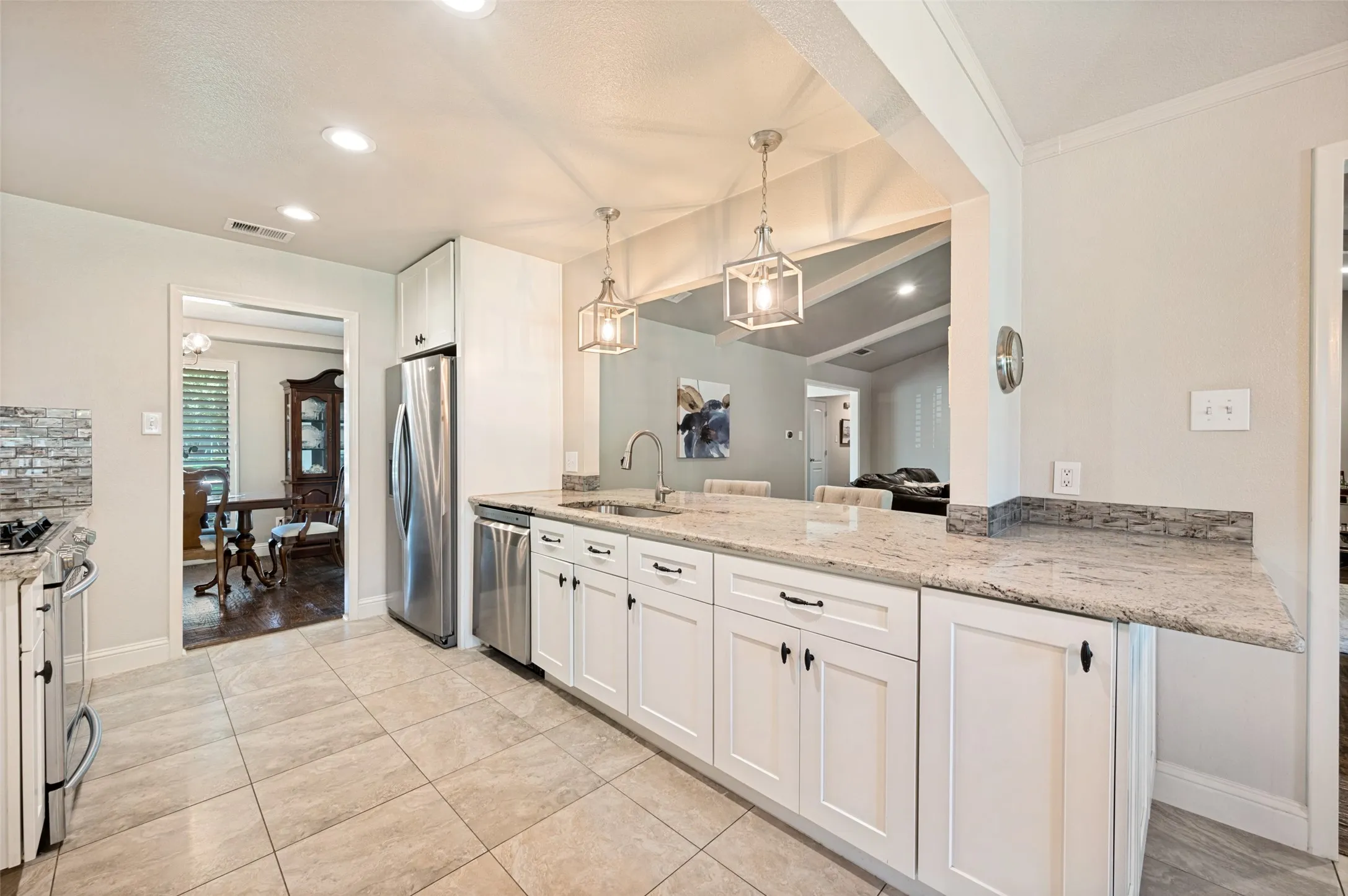 Single Family Residence For Sale in Dallas County , 3959 Goodfellow Drive, Dallas, Texas 75229, 4 Bedroom, 3 Bathroom, 2 Garage spaces, 2,494 Sqft, built in 1969, mls#21359022, Real Estate Agent in Dallas, Homes For Sale in Dallas county, Homes For Sale in Dallas, Realtor in Dallas Texas, Real Estate Brokerage Independent Realty Texas, Luminita Cordes Realtor