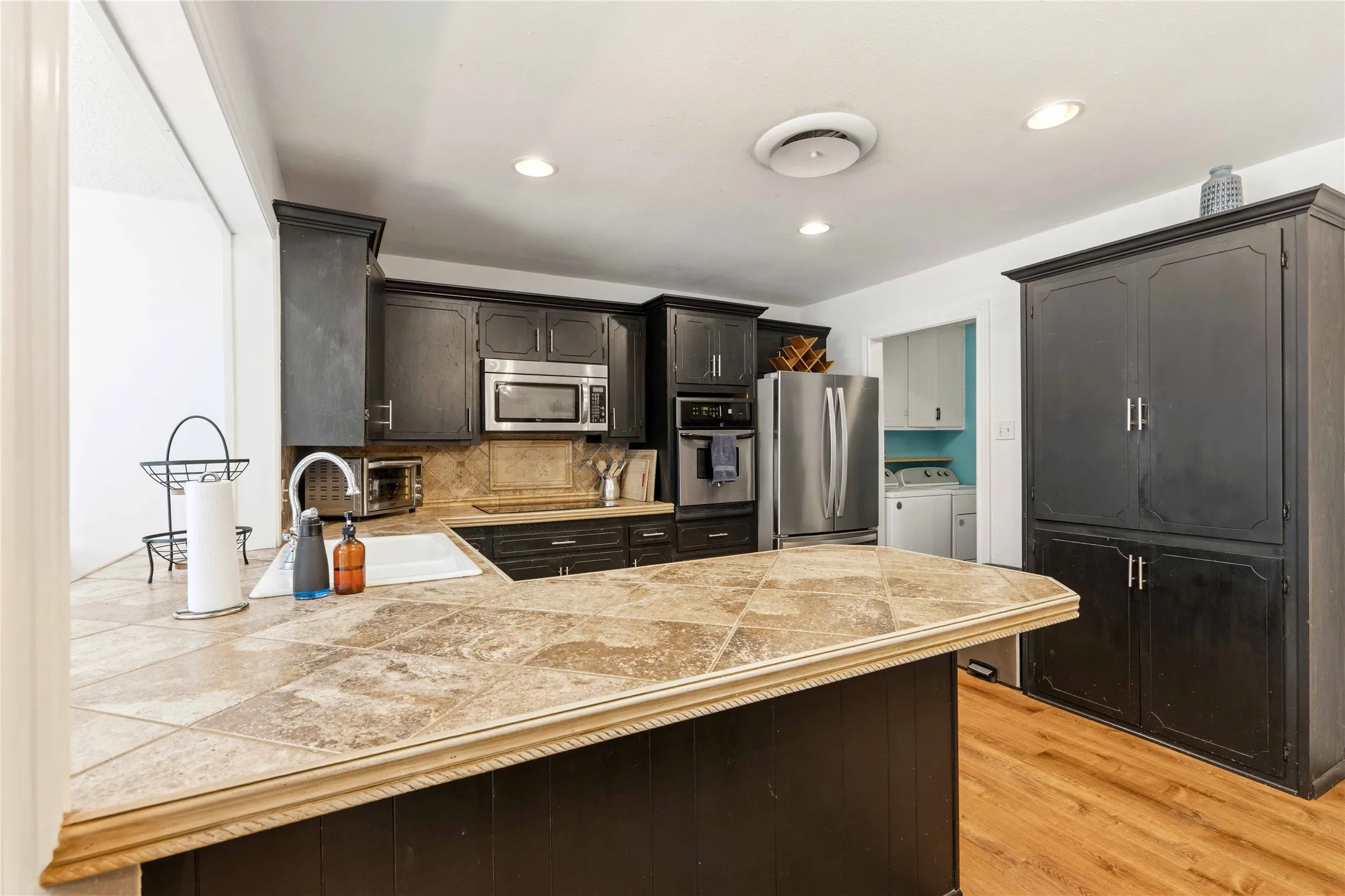 Single Family Residence For Sale in Brown County , 1709 Broadmoor Drive, Brownwood, Texas 76801, 3 Bedroom, 2 Bathroom, 2 Garage spaces, 1,997 Sqft, built in 1970, mls#21359801, Real Estate Agent in Brownwood, Homes For Sale in Brown county, Homes For Sale in Brownwood, Realtor in Brownwood Texas, Real Estate Brokerage Independent Realty Texas, Luminita Cordes Realtor