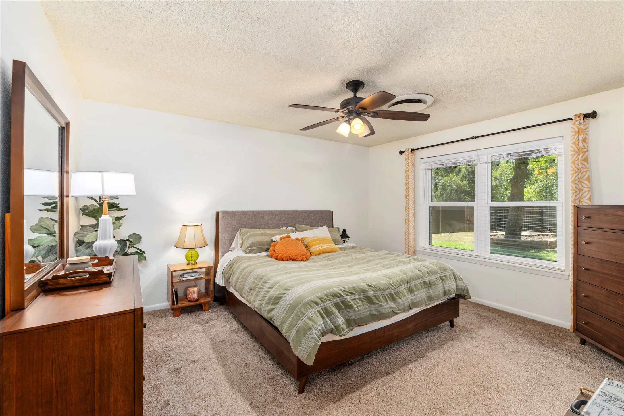 Single Family Residence For Sale in Brown County , 1709 Broadmoor Drive, Brownwood, Texas 76801, 3 Bedroom, 2 Bathroom, 2 Garage spaces, 1,997 Sqft, built in 1970, mls#21359801, Real Estate Agent in Brownwood, Homes For Sale in Brown county, Homes For Sale in Brownwood, Realtor in Brownwood Texas, Real Estate Brokerage Independent Realty Texas, Luminita Cordes Realtor