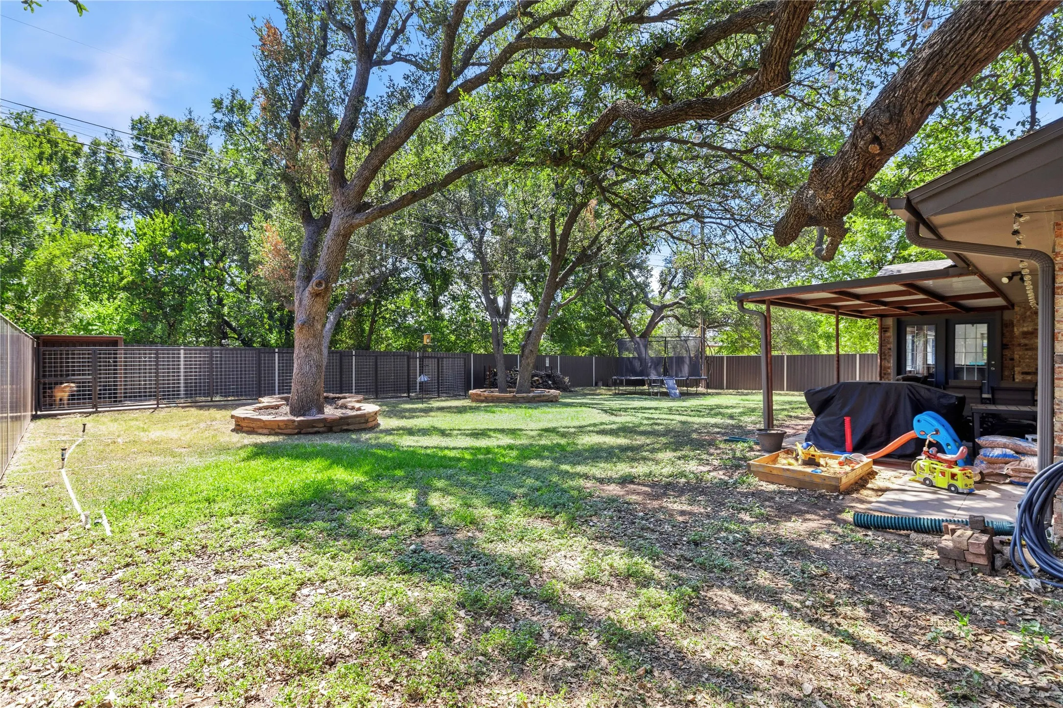 Single Family Residence For Sale in Brown County , 1709 Broadmoor Drive, Brownwood, Texas 76801, 3 Bedroom, 2 Bathroom, 2 Garage spaces, 1,997 Sqft, built in 1970, mls#21359801, Real Estate Agent in Brownwood, Homes For Sale in Brown county, Homes For Sale in Brownwood, Realtor in Brownwood Texas, Real Estate Brokerage Independent Realty Texas, Luminita Cordes Realtor