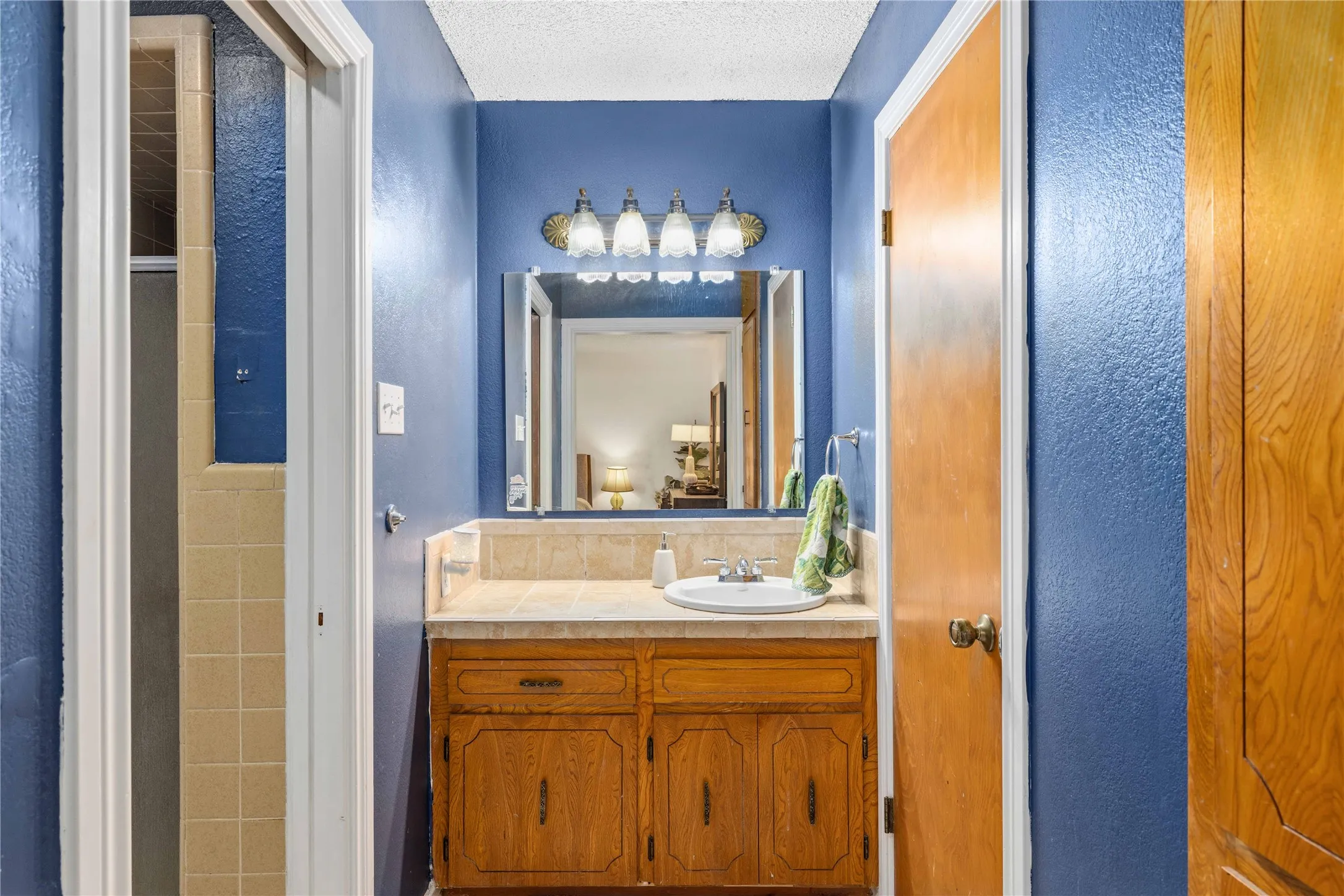 Single Family Residence For Sale in Brown County , 1709 Broadmoor Drive, Brownwood, Texas 76801, 3 Bedroom, 2 Bathroom, 2 Garage spaces, 1,997 Sqft, built in 1970, mls#21359801, Real Estate Agent in Brownwood, Homes For Sale in Brown county, Homes For Sale in Brownwood, Realtor in Brownwood Texas, Real Estate Brokerage Independent Realty Texas, Luminita Cordes Realtor