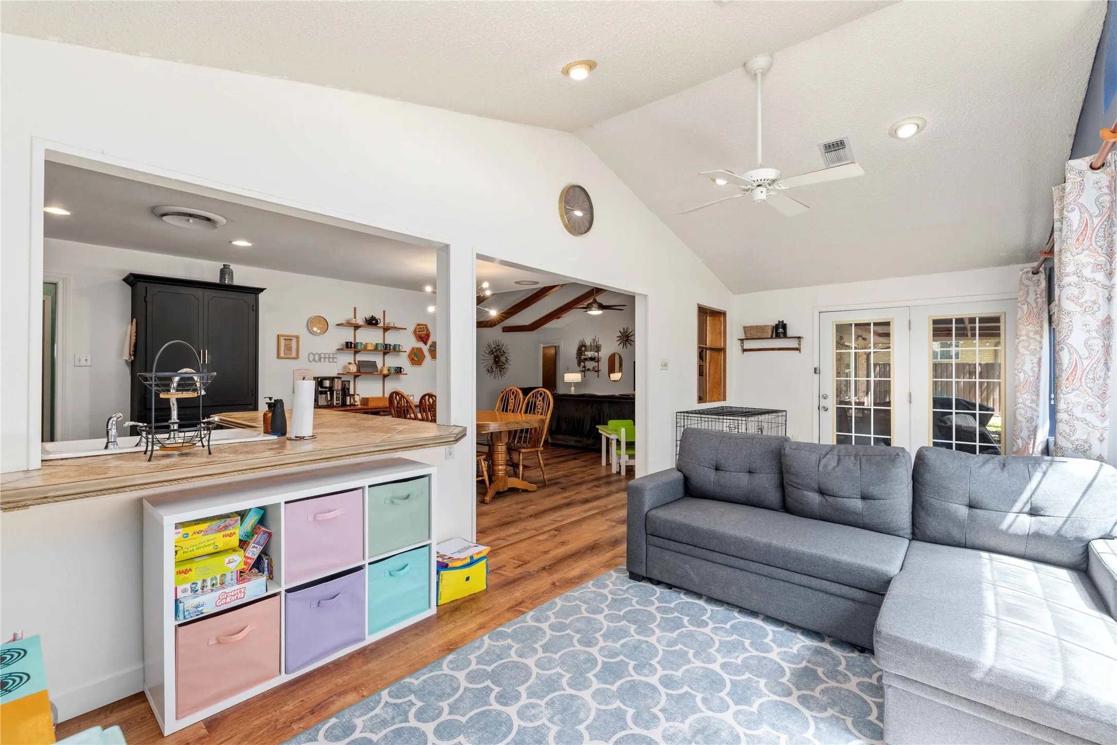 Single Family Residence For Sale in Brown County , 1709 Broadmoor Drive, Brownwood, Texas 76801, 3 Bedroom, 2 Bathroom, 2 Garage spaces, 1,997 Sqft, built in 1970, mls#21359801, Real Estate Agent in Brownwood, Homes For Sale in Brown county, Homes For Sale in Brownwood, Realtor in Brownwood Texas, Real Estate Brokerage Independent Realty Texas, Luminita Cordes Realtor