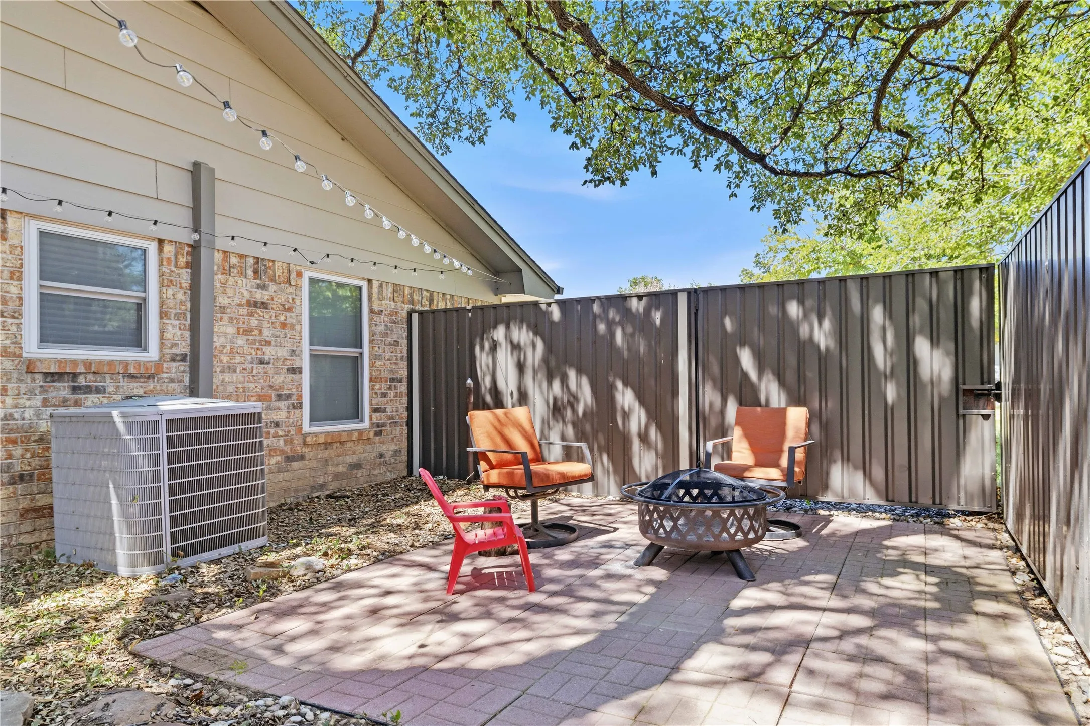 Single Family Residence For Sale in Brown County , 1709 Broadmoor Drive, Brownwood, Texas 76801, 3 Bedroom, 2 Bathroom, 2 Garage spaces, 1,997 Sqft, built in 1970, mls#21359801, Real Estate Agent in Brownwood, Homes For Sale in Brown county, Homes For Sale in Brownwood, Realtor in Brownwood Texas, Real Estate Brokerage Independent Realty Texas, Luminita Cordes Realtor