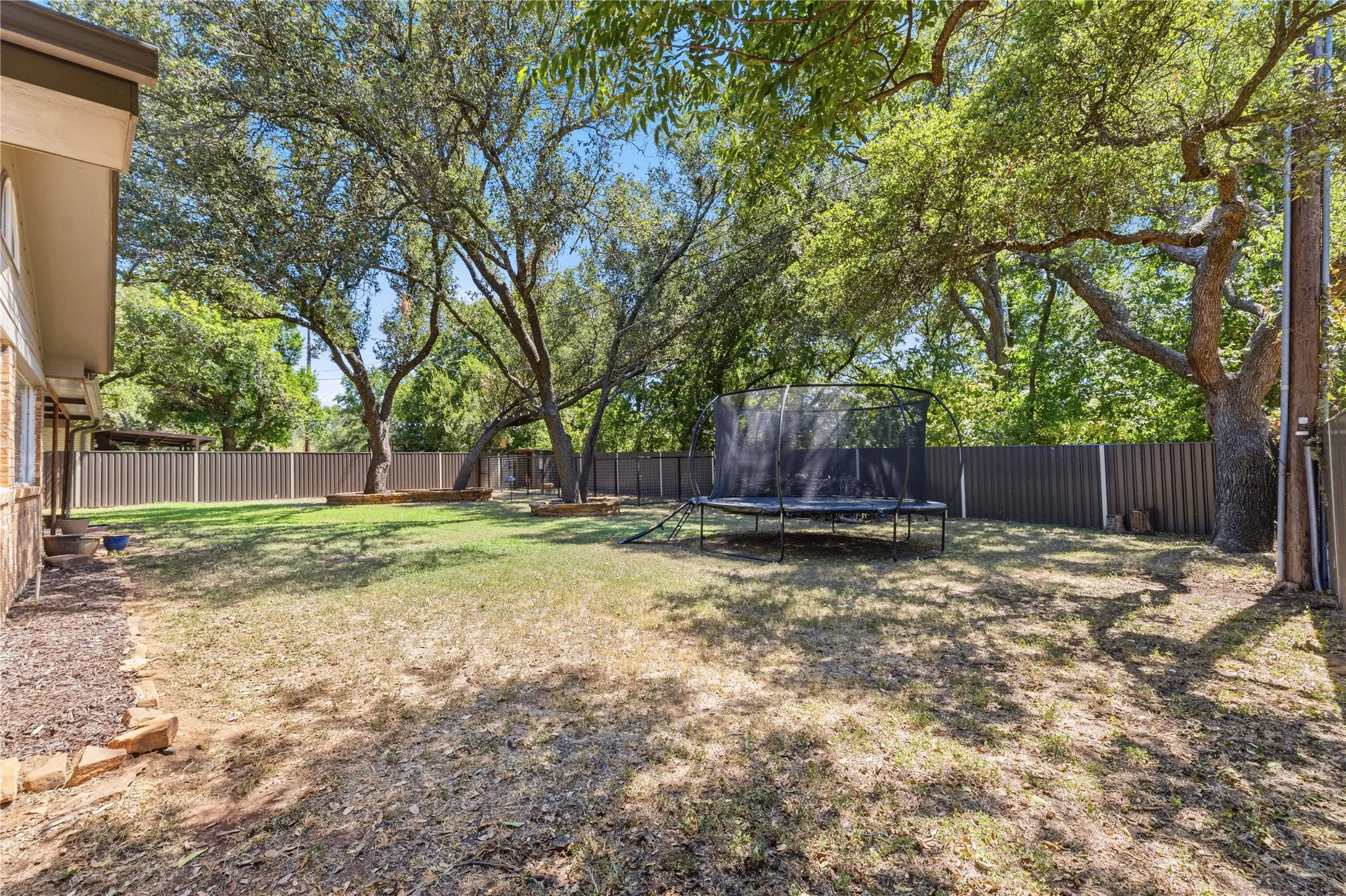Single Family Residence For Sale in Brown County , 1709 Broadmoor Drive, Brownwood, Texas 76801, 3 Bedroom, 2 Bathroom, 2 Garage spaces, 1,997 Sqft, built in 1970, mls#21359801, Real Estate Agent in Brownwood, Homes For Sale in Brown county, Homes For Sale in Brownwood, Realtor in Brownwood Texas, Real Estate Brokerage Independent Realty Texas, Luminita Cordes Realtor