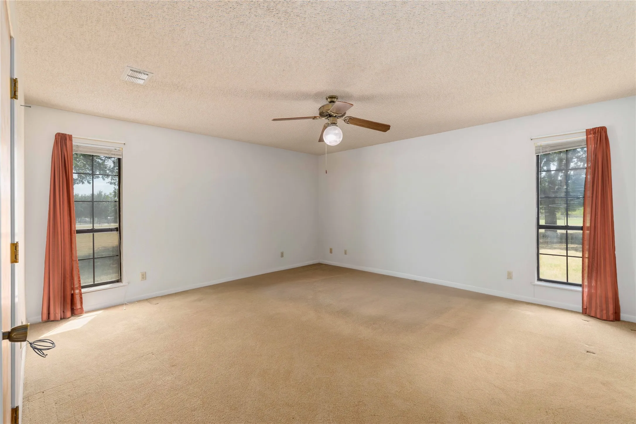 Single Family Residence For Sale in Comanche County , 6370 Highway 16, De Leon, Texas 76444, 3 Bedroom, 2 Bathroom, Garage spaces, 2,000 Sqft, built in 1985, mls#21359431, Real Estate Agent in De Leon, Homes For Sale in Comanche county, Homes For Sale in De Leon, Realtor in De Leon Texas, Real Estate Brokerage Independent Realty Texas, Luminita Cordes Realtor