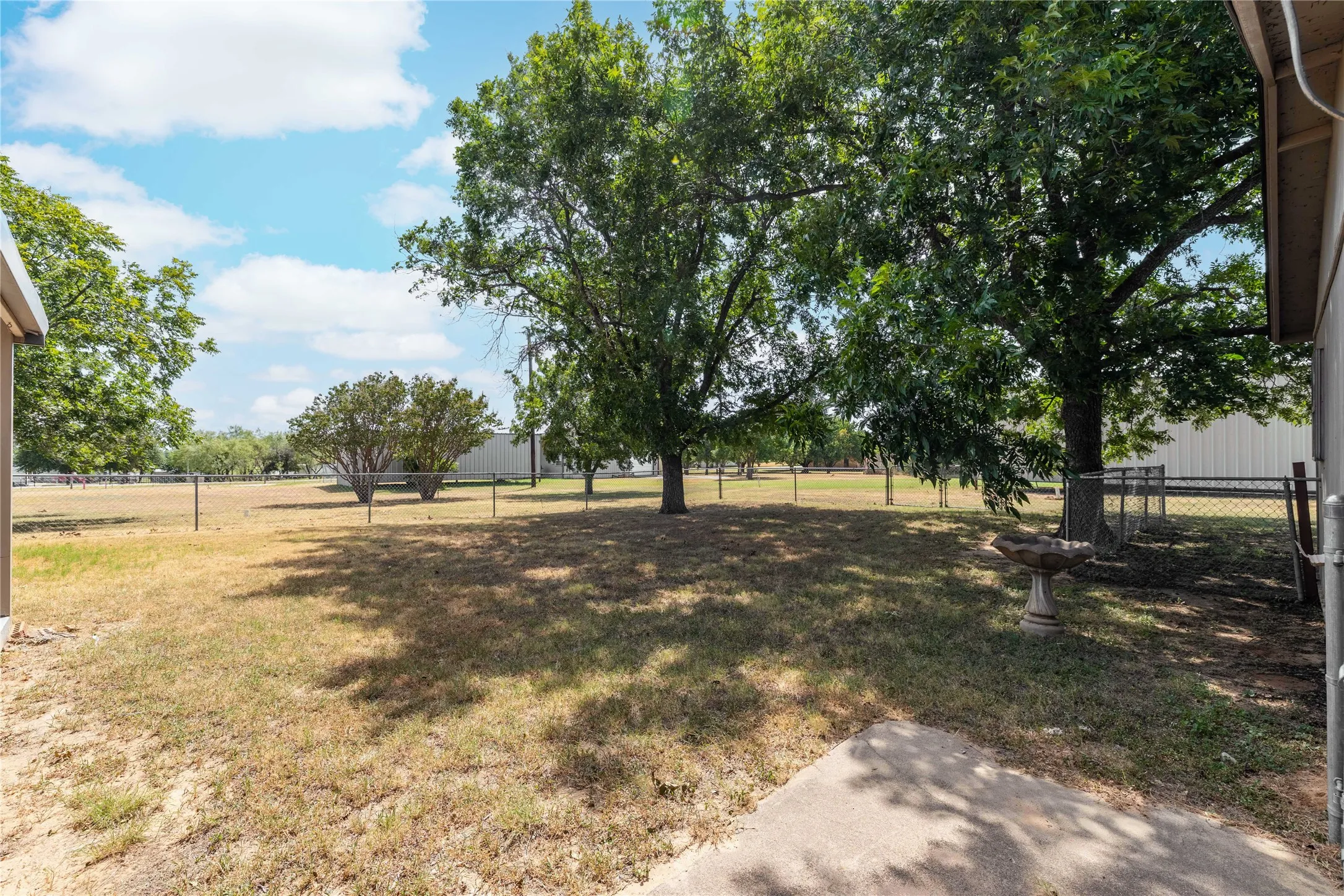 Single Family Residence For Sale in Comanche County , 6370 Highway 16, De Leon, Texas 76444, 3 Bedroom, 2 Bathroom, Garage spaces, 2,000 Sqft, built in 1985, mls#21359431, Real Estate Agent in De Leon, Homes For Sale in Comanche county, Homes For Sale in De Leon, Realtor in De Leon Texas, Real Estate Brokerage Independent Realty Texas, Luminita Cordes Realtor