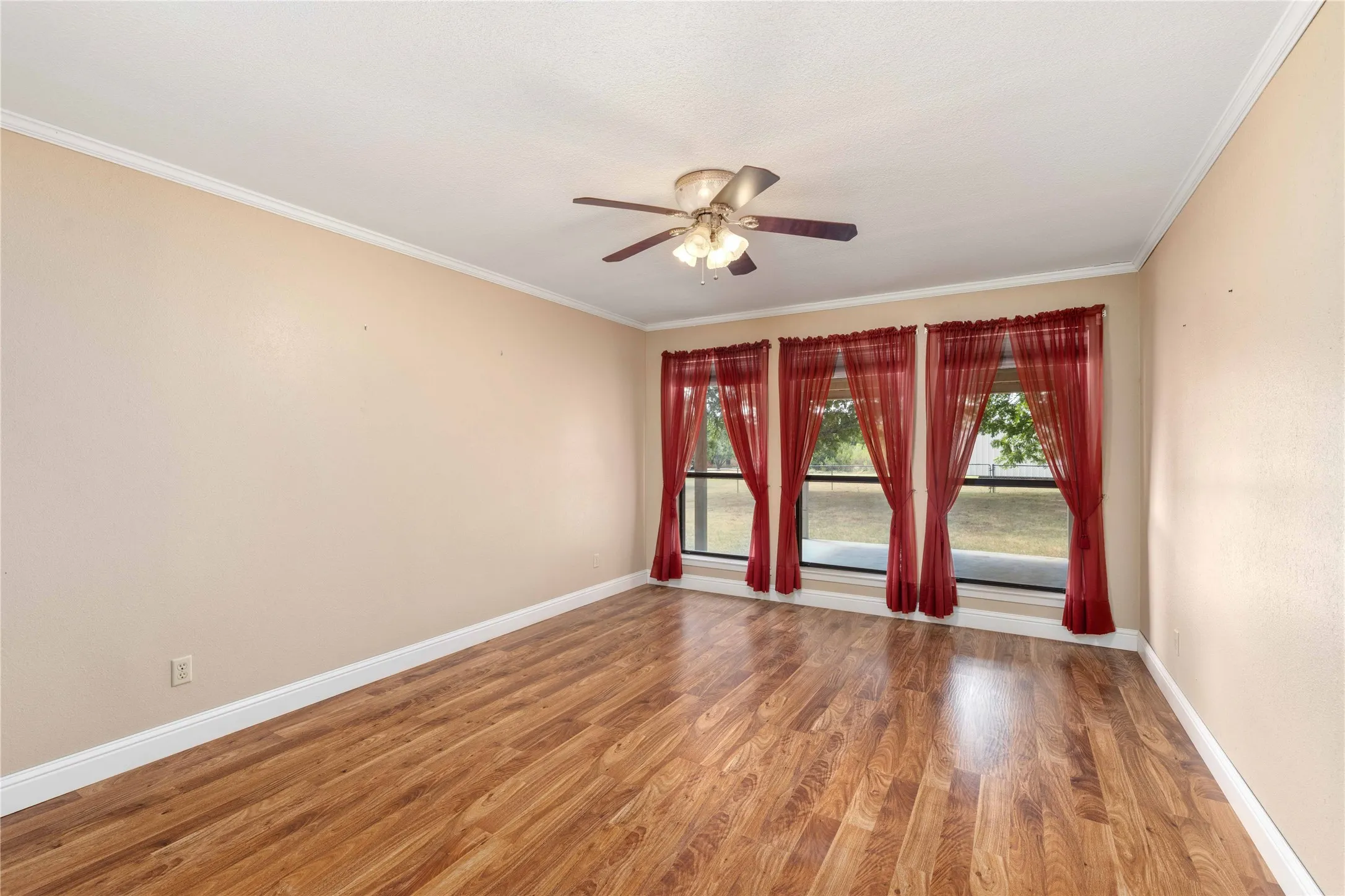 Single Family Residence For Sale in Comanche County , 6370 Highway 16, De Leon, Texas 76444, 3 Bedroom, 2 Bathroom, Garage spaces, 2,000 Sqft, built in 1985, mls#21359431, Real Estate Agent in De Leon, Homes For Sale in Comanche county, Homes For Sale in De Leon, Realtor in De Leon Texas, Real Estate Brokerage Independent Realty Texas, Luminita Cordes Realtor