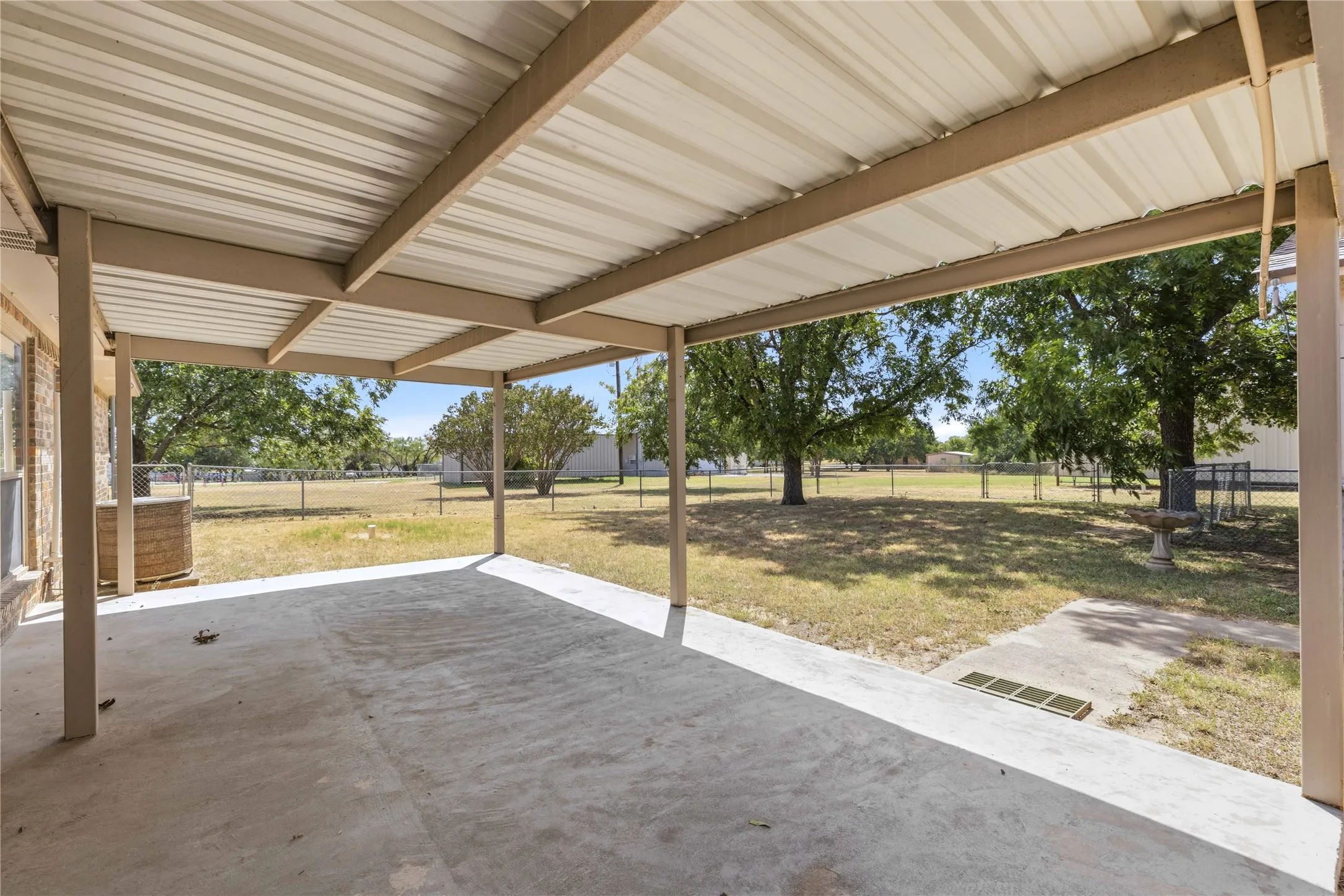 Single Family Residence For Sale in Comanche County , 6370 Highway 16, De Leon, Texas 76444, 3 Bedroom, 2 Bathroom, Garage spaces, 2,000 Sqft, built in 1985, mls#21359431, Real Estate Agent in De Leon, Homes For Sale in Comanche county, Homes For Sale in De Leon, Realtor in De Leon Texas, Real Estate Brokerage Independent Realty Texas, Luminita Cordes Realtor