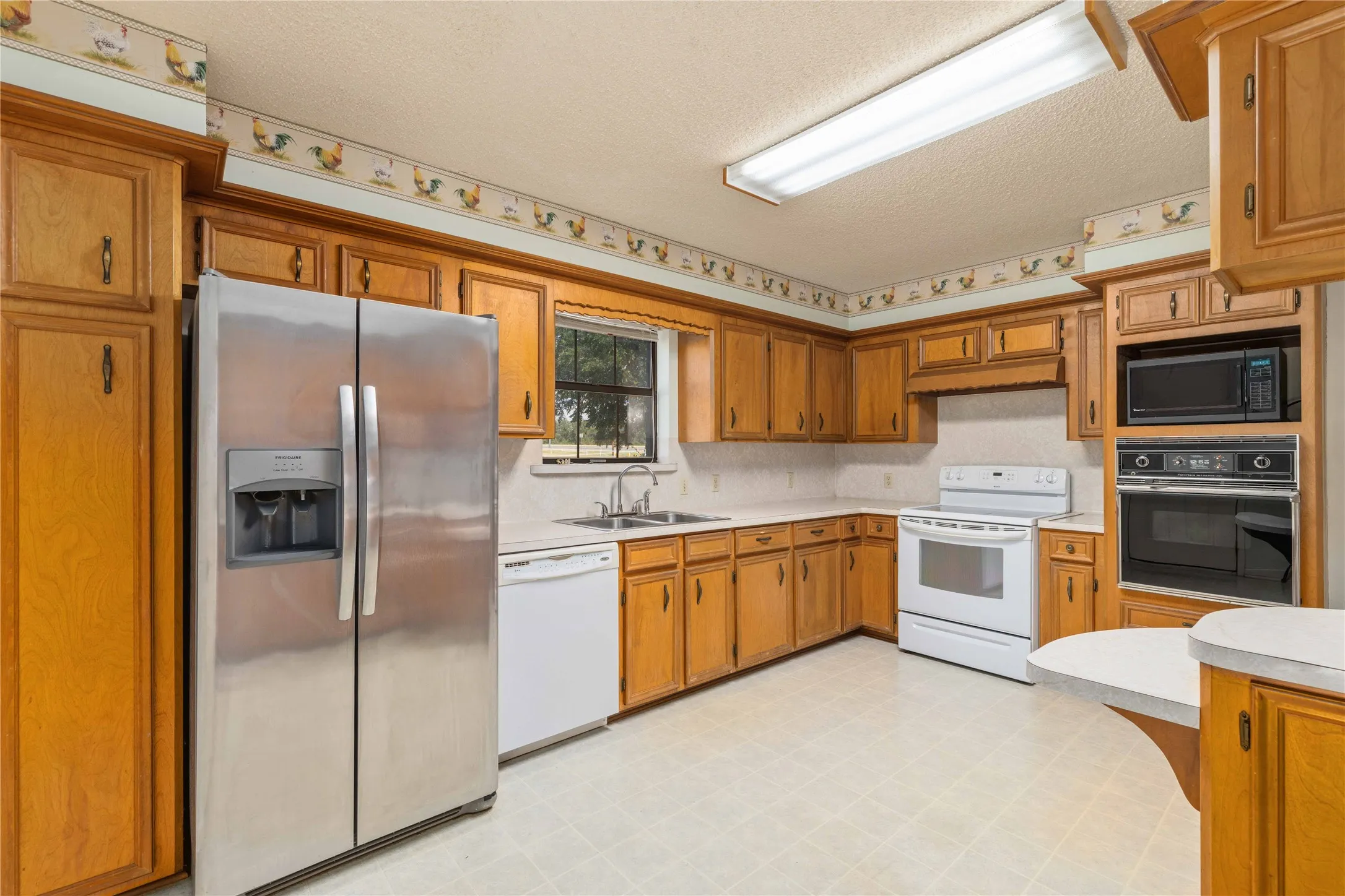 Single Family Residence For Sale in Comanche County , 6370 Highway 16, De Leon, Texas 76444, 3 Bedroom, 2 Bathroom, Garage spaces, 2,000 Sqft, built in 1985, mls#21359431, Real Estate Agent in De Leon, Homes For Sale in Comanche county, Homes For Sale in De Leon, Realtor in De Leon Texas, Real Estate Brokerage Independent Realty Texas, Luminita Cordes Realtor
