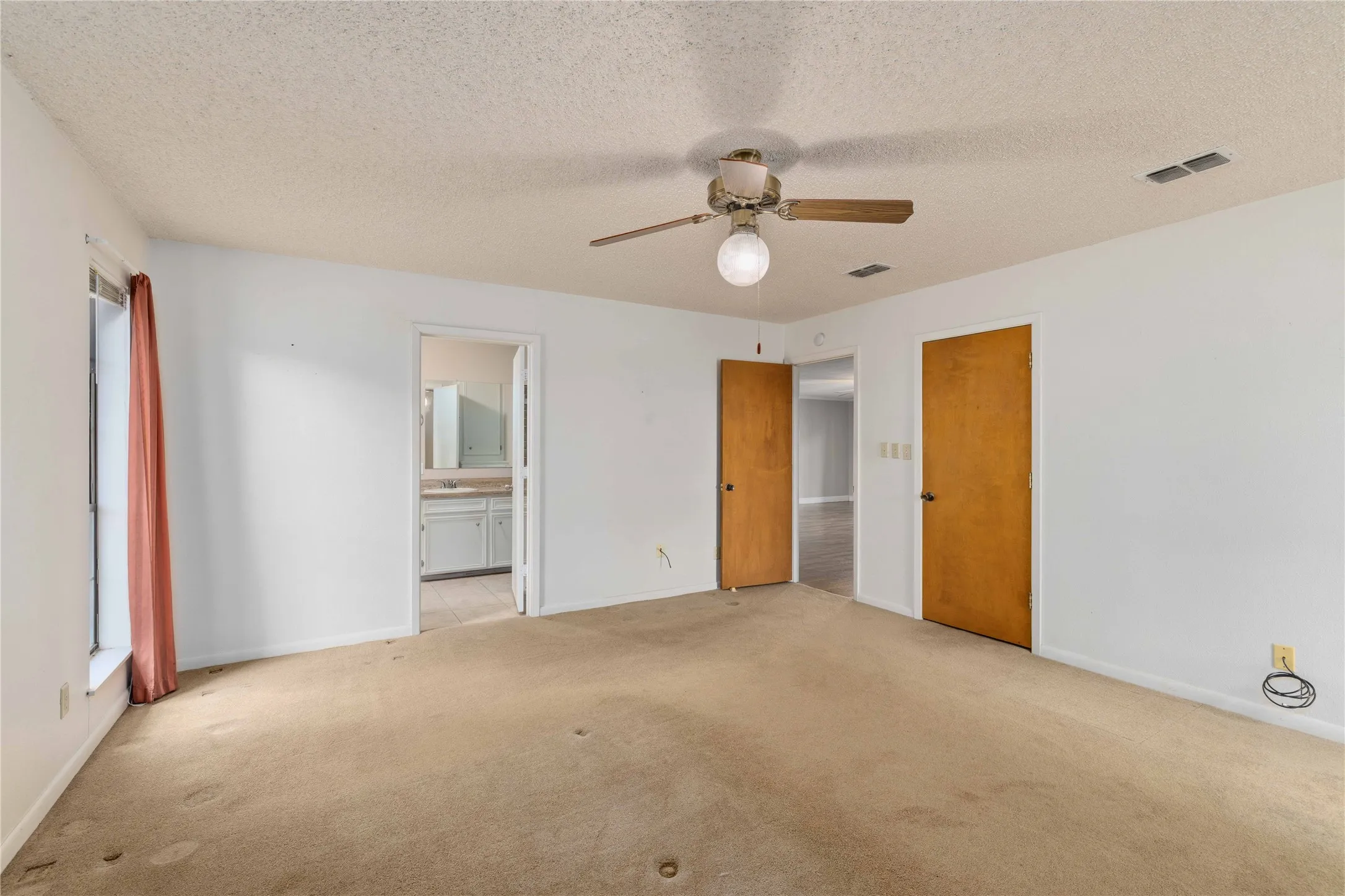 Single Family Residence For Sale in Comanche County , 6370 Highway 16, De Leon, Texas 76444, 3 Bedroom, 2 Bathroom, Garage spaces, 2,000 Sqft, built in 1985, mls#21359431, Real Estate Agent in De Leon, Homes For Sale in Comanche county, Homes For Sale in De Leon, Realtor in De Leon Texas, Real Estate Brokerage Independent Realty Texas, Luminita Cordes Realtor