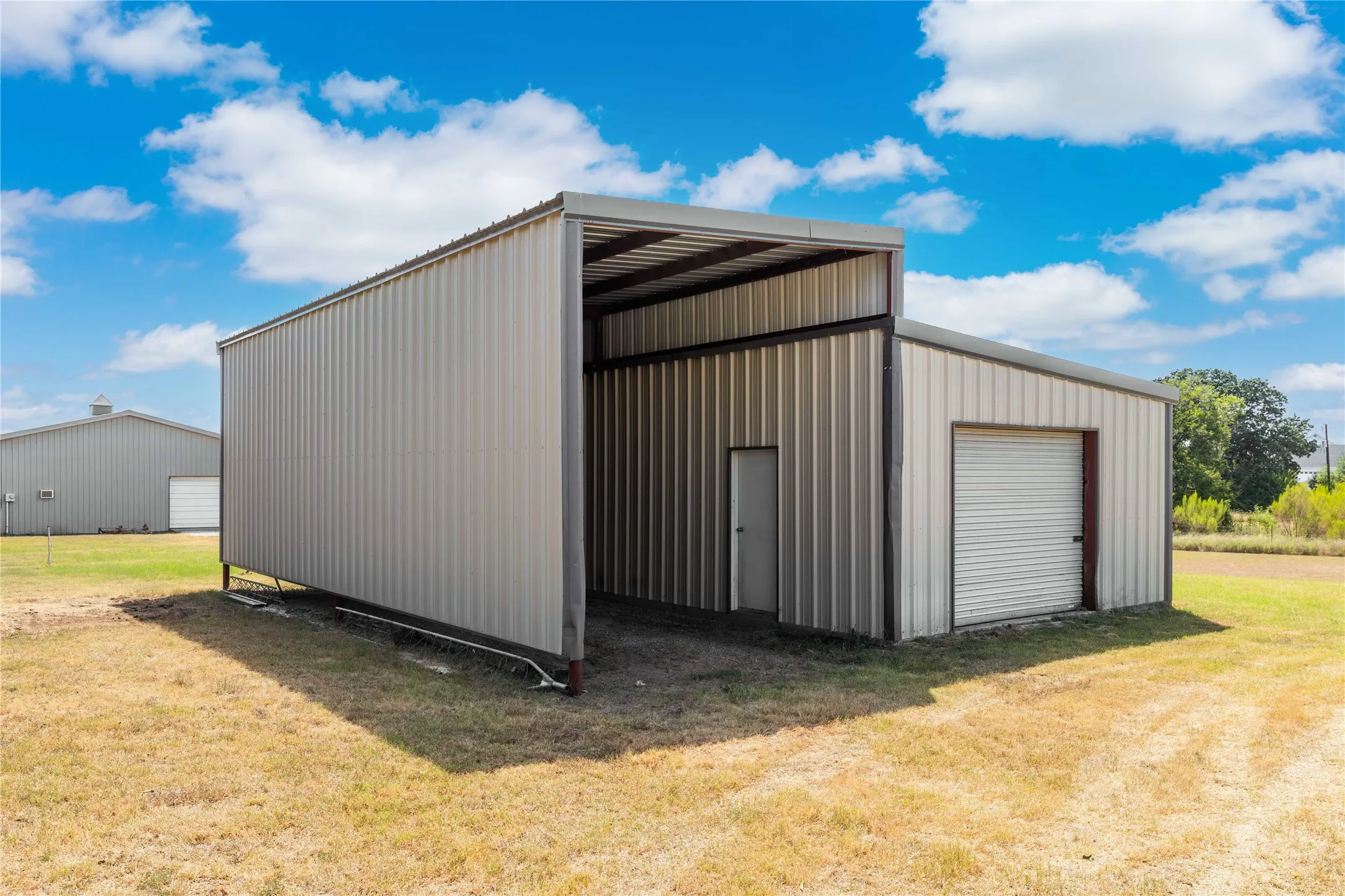Single Family Residence For Sale in Comanche County , 6370 Highway 16, De Leon, Texas 76444, 3 Bedroom, 2 Bathroom, Garage spaces, 2,000 Sqft, built in 1985, mls#21359431, Real Estate Agent in De Leon, Homes For Sale in Comanche county, Homes For Sale in De Leon, Realtor in De Leon Texas, Real Estate Brokerage Independent Realty Texas, Luminita Cordes Realtor