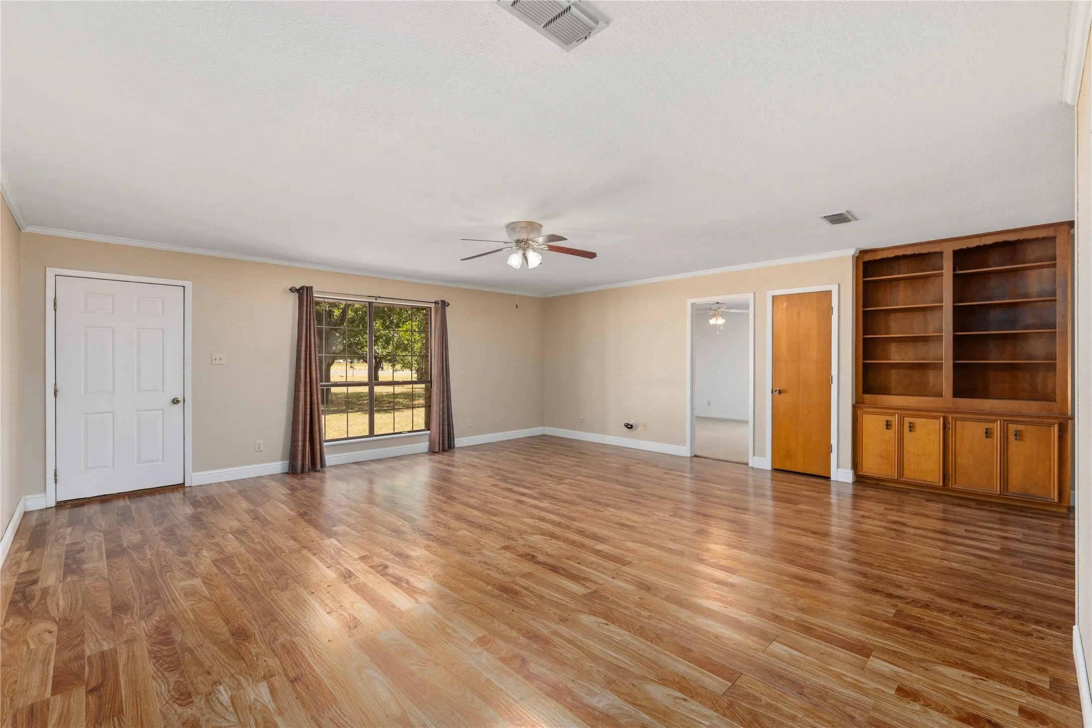 Single Family Residence For Sale in Comanche County , 6370 Highway 16, De Leon, Texas 76444, 3 Bedroom, 2 Bathroom, Garage spaces, 2,000 Sqft, built in 1985, mls#21359431, Real Estate Agent in De Leon, Homes For Sale in Comanche county, Homes For Sale in De Leon, Realtor in De Leon Texas, Real Estate Brokerage Independent Realty Texas, Luminita Cordes Realtor