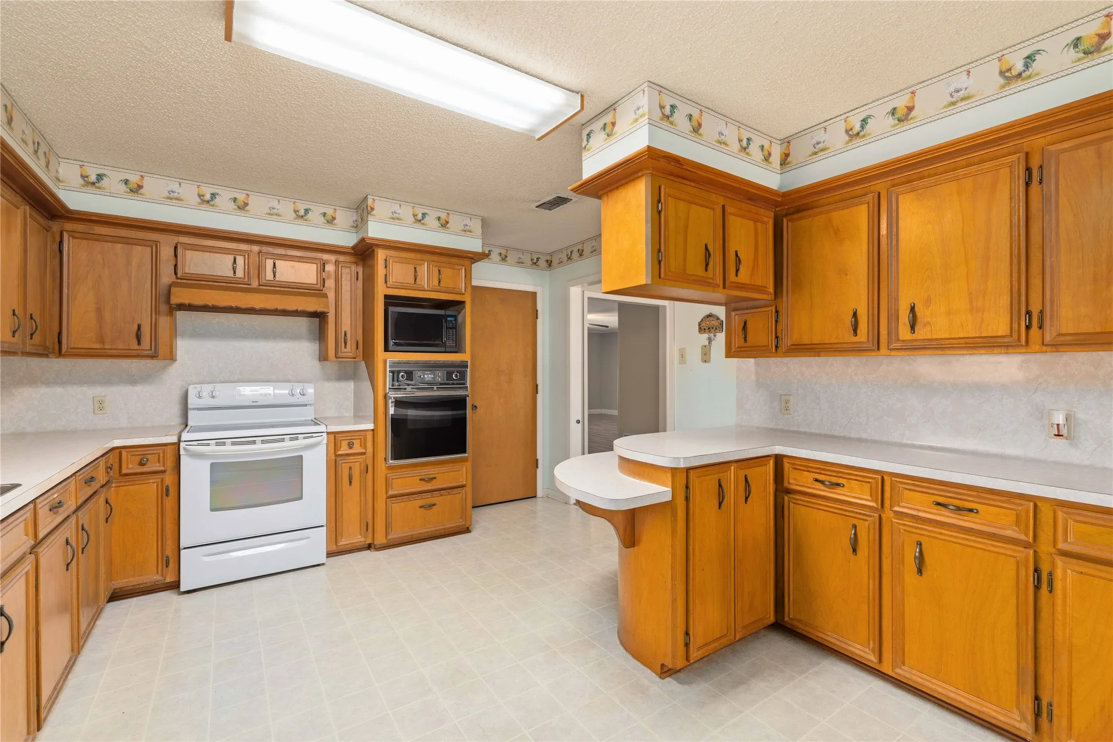 Single Family Residence For Sale in Comanche County , 6370 Highway 16, De Leon, Texas 76444, 3 Bedroom, 2 Bathroom, Garage spaces, 2,000 Sqft, built in 1985, mls#21359431, Real Estate Agent in De Leon, Homes For Sale in Comanche county, Homes For Sale in De Leon, Realtor in De Leon Texas, Real Estate Brokerage Independent Realty Texas, Luminita Cordes Realtor