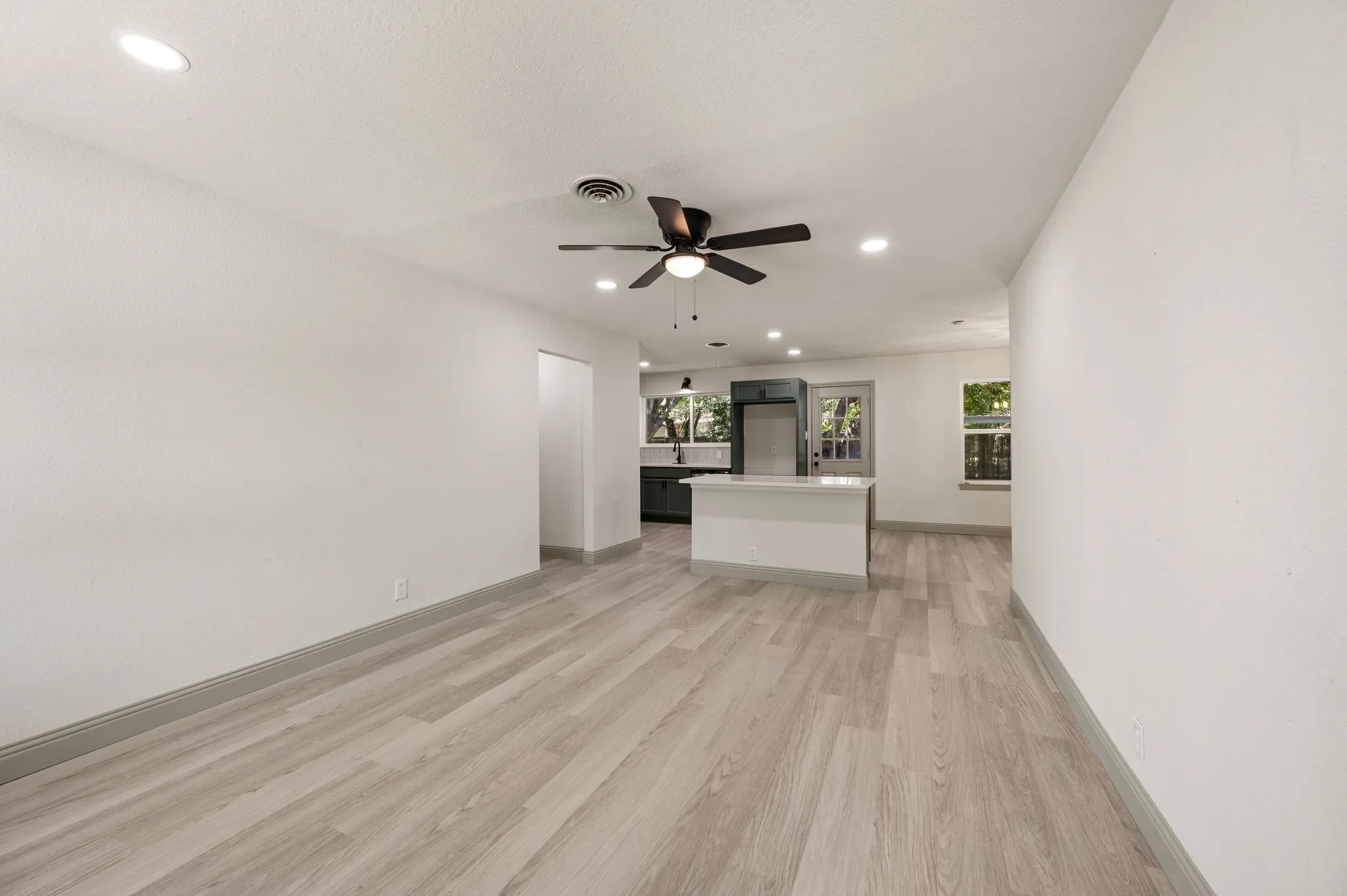 Single Family Residence For Sale in Tarrant County , 3557 Montreal Circle, Haltom City, Texas 76117, 4 Bedroom, 3 Bathroom, Garage spaces, 1,545 Sqft, built in 1957, mls#21359701, Real Estate Agent in Haltom City, Homes For Sale in Tarrant county, Homes For Sale in Haltom City, Realtor in Haltom City Texas, Real Estate Brokerage Independent Realty Texas, Luminita Cordes Realtor