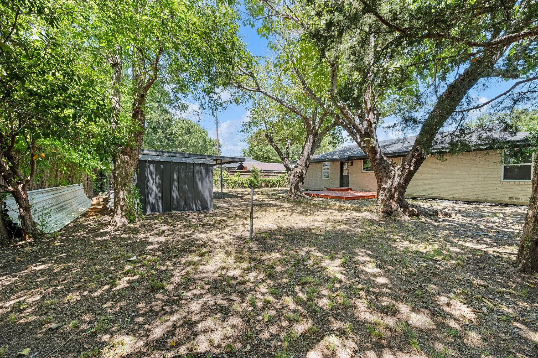 Single Family Residence For Sale in Tarrant County , 3557 Montreal Circle, Haltom City, Texas 76117, 4 Bedroom, 3 Bathroom, Garage spaces, 1,545 Sqft, built in 1957, mls#21359701, Real Estate Agent in Haltom City, Homes For Sale in Tarrant county, Homes For Sale in Haltom City, Realtor in Haltom City Texas, Real Estate Brokerage Independent Realty Texas, Luminita Cordes Realtor