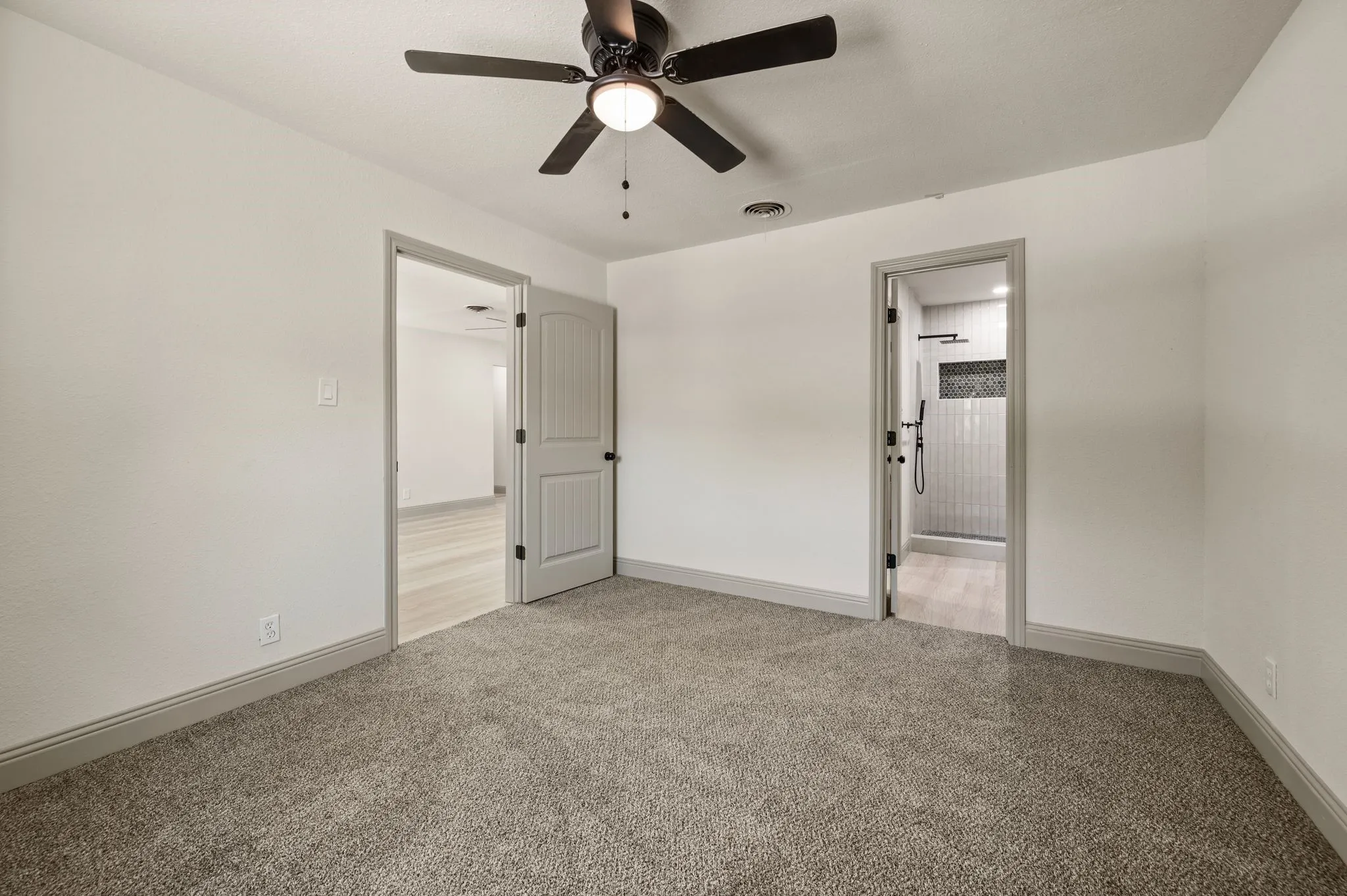 Single Family Residence For Sale in Tarrant County , 3557 Montreal Circle, Haltom City, Texas 76117, 4 Bedroom, 3 Bathroom, Garage spaces, 1,545 Sqft, built in 1957, mls#21359701, Real Estate Agent in Haltom City, Homes For Sale in Tarrant county, Homes For Sale in Haltom City, Realtor in Haltom City Texas, Real Estate Brokerage Independent Realty Texas, Luminita Cordes Realtor
