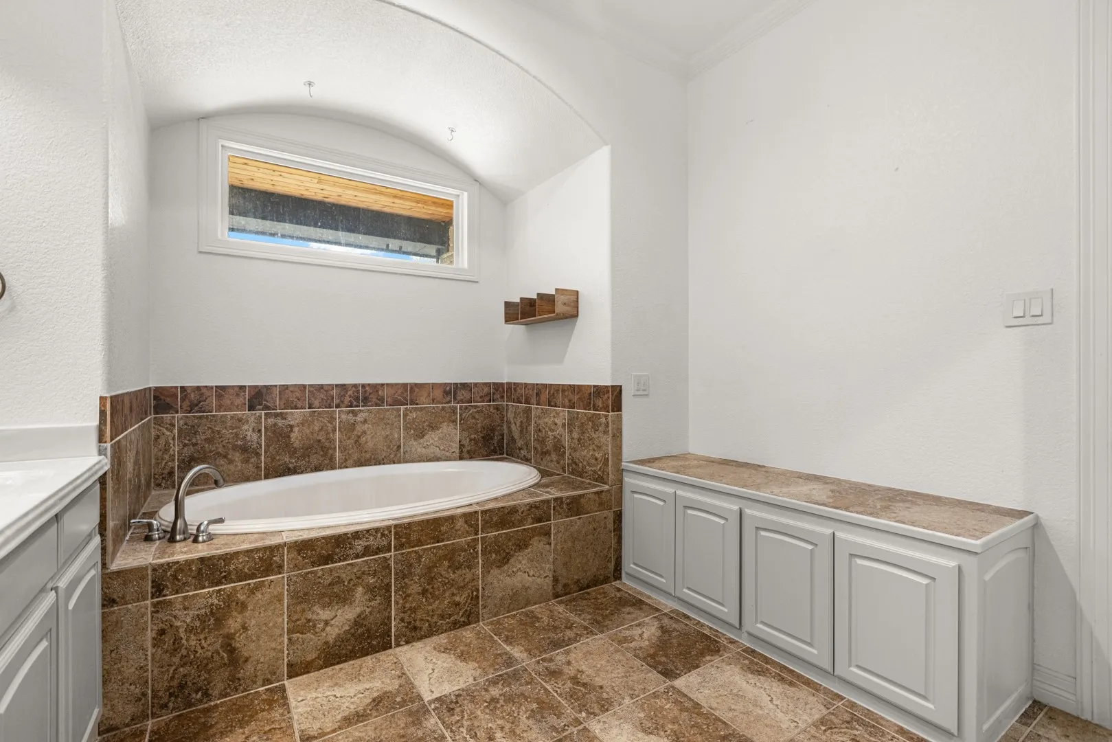 Single Family Residence For Sale in Dallas County , 902 Saint George Place, De Soto, Texas 75115, 4 Bedroom, 7 Bathroom, 3 Garage spaces, 4,024 Sqft, built in 2005, mls#21359620, Real Estate Agent in De Soto, Homes For Sale in Dallas county, Homes For Sale in De Soto, Realtor in De Soto Texas, Real Estate Brokerage Independent Realty Texas, Luminita Cordes Realtor