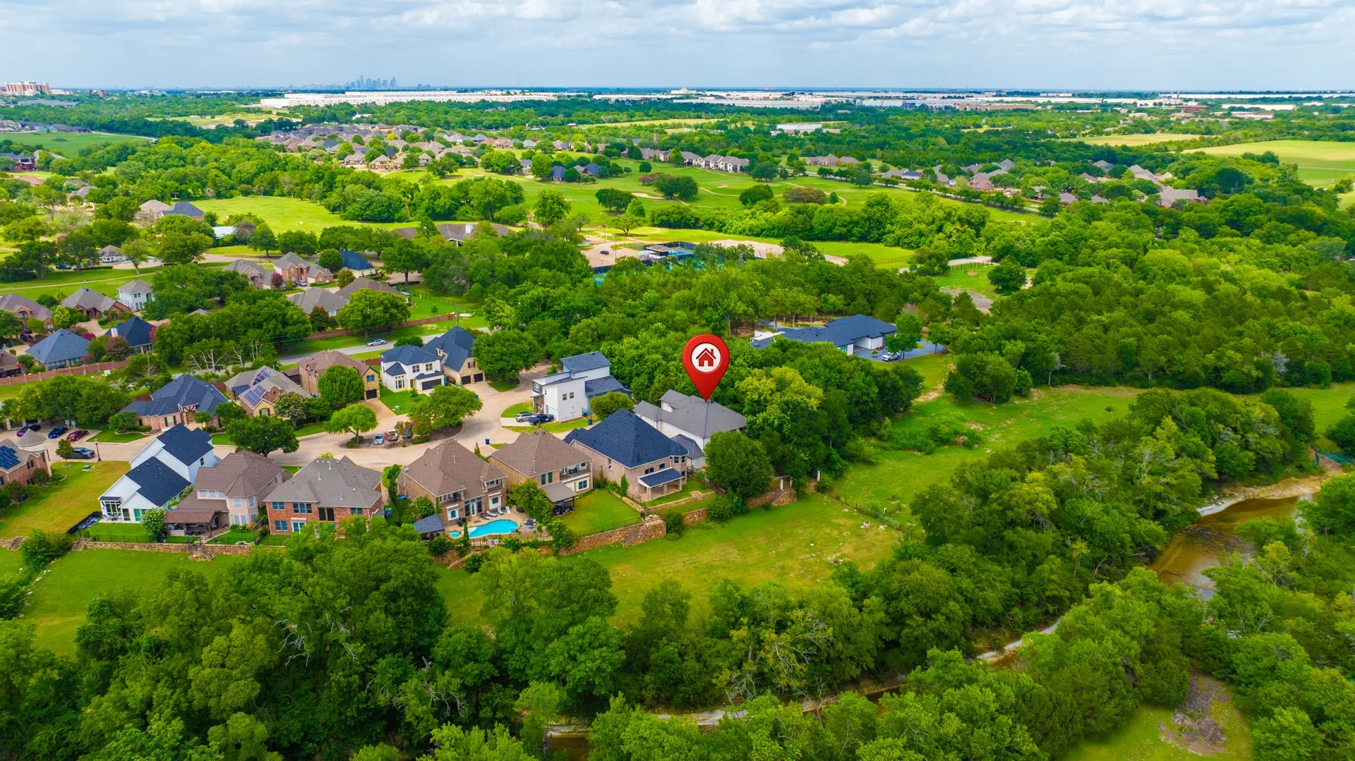 Single Family Residence For Sale in Dallas County , 902 Saint George Place, De Soto, Texas 75115, 4 Bedroom, 7 Bathroom, 3 Garage spaces, 4,024 Sqft, built in 2005, mls#21359620, Real Estate Agent in De Soto, Homes For Sale in Dallas county, Homes For Sale in De Soto, Realtor in De Soto Texas, Real Estate Brokerage Independent Realty Texas, Luminita Cordes Realtor