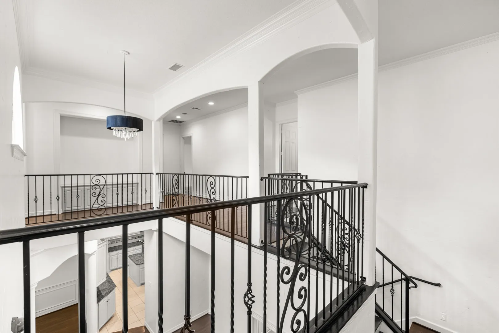 Single Family Residence For Sale in Dallas County , 902 Saint George Place, De Soto, Texas 75115, 4 Bedroom, 7 Bathroom, 3 Garage spaces, 4,024 Sqft, built in 2005, mls#21359620, Real Estate Agent in De Soto, Homes For Sale in Dallas county, Homes For Sale in De Soto, Realtor in De Soto Texas, Real Estate Brokerage Independent Realty Texas, Luminita Cordes Realtor