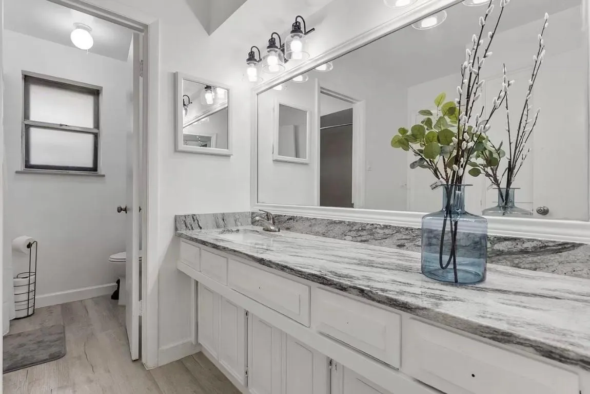 Single Family Residence For Rent in Dallas County , 1656 Russell Glen Lane, Dallas, Texas 75232, 3 Bedroom, 3 Bathroom, 2 Garage spaces, 2,108 Sqft, built in 1970, Price $3,200, mls#21360158, Real Estate Agent in Dallas, Homes For Rent in Dallas county, Homes For Rent in Dallas, Realtor in Dallas Texas, Real Estate Brokerage Independent Realty Texas, Luminita Cordes Realtor