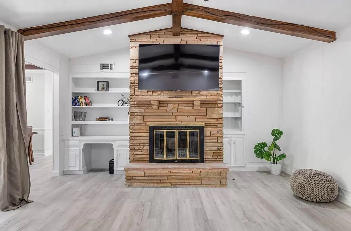 Single Family Residence For Rent in Dallas County , 1656 Russell Glen Lane, Dallas, Texas 75232, 3 Bedroom, 3 Bathroom, 2 Garage spaces, 2,108 Sqft, built in 1970, Price $3,200, mls#21360158, Real Estate Agent in Dallas, Homes For Rent in Dallas county, Homes For Rent in Dallas, Realtor in Dallas Texas, Real Estate Brokerage Independent Realty Texas, Luminita Cordes Realtor