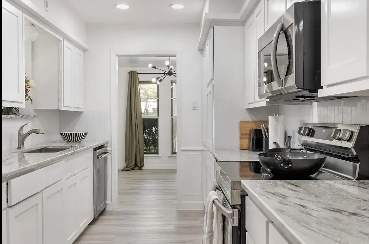 Single Family Residence For Rent in Dallas County , 1656 Russell Glen Lane, Dallas, Texas 75232, 3 Bedroom, 3 Bathroom, 2 Garage spaces, 2,108 Sqft, built in 1970, Price $3,200, mls#21360158, Real Estate Agent in Dallas, Homes For Rent in Dallas county, Homes For Rent in Dallas, Realtor in Dallas Texas, Real Estate Brokerage Independent Realty Texas, Luminita Cordes Realtor
