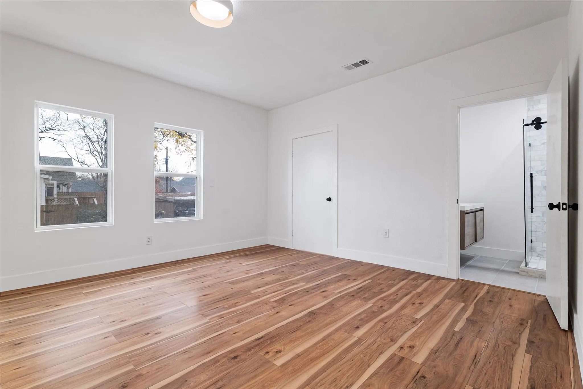 Single Family Residence For Rent in Tarrant County , 1516 S Adams Street, Fort Worth, Texas 76104, 3 Bedroom, 2 Bathroom, Garage spaces, 1,664 Sqft, built in 1920, Price $2,900, mls#21360159, Real Estate Agent in Fort Worth, Homes For Rent in Tarrant county, Homes For Rent in Fort Worth, Realtor in Fort Worth Texas, Real Estate Brokerage Independent Realty Texas, Luminita Cordes Realtor