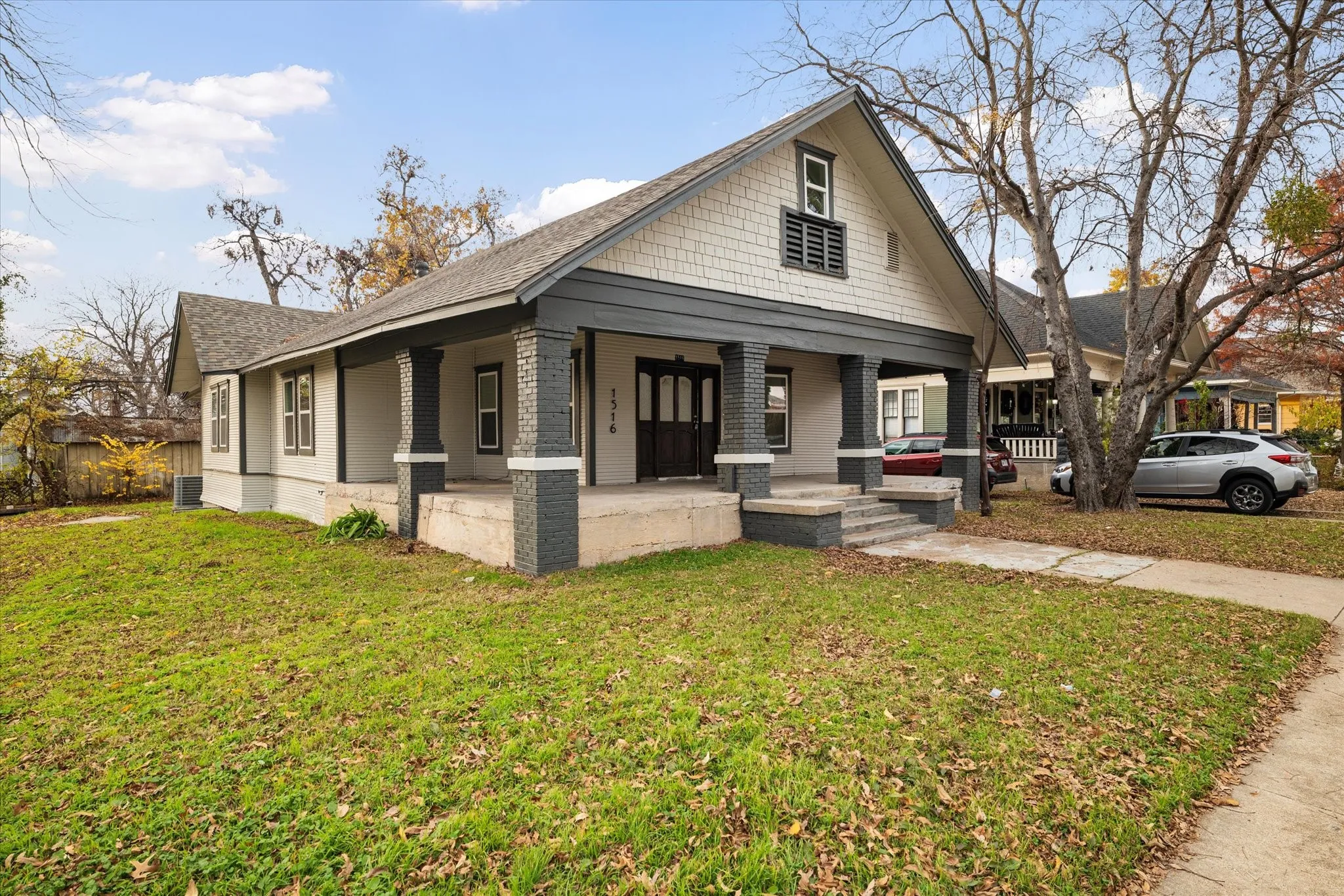 Single Family Residence For Rent in Tarrant County , 1516 S Adams Street, Fort Worth, Texas 76104, 3 Bedroom, 2 Bathroom, Garage spaces, 1,664 Sqft, built in 1920, Price $2,900, mls#21360159, Real Estate Agent in Fort Worth, Homes For Rent in Tarrant county, Homes For Rent in Fort Worth, Realtor in Fort Worth Texas, Real Estate Brokerage Independent Realty Texas, Luminita Cordes Realtor