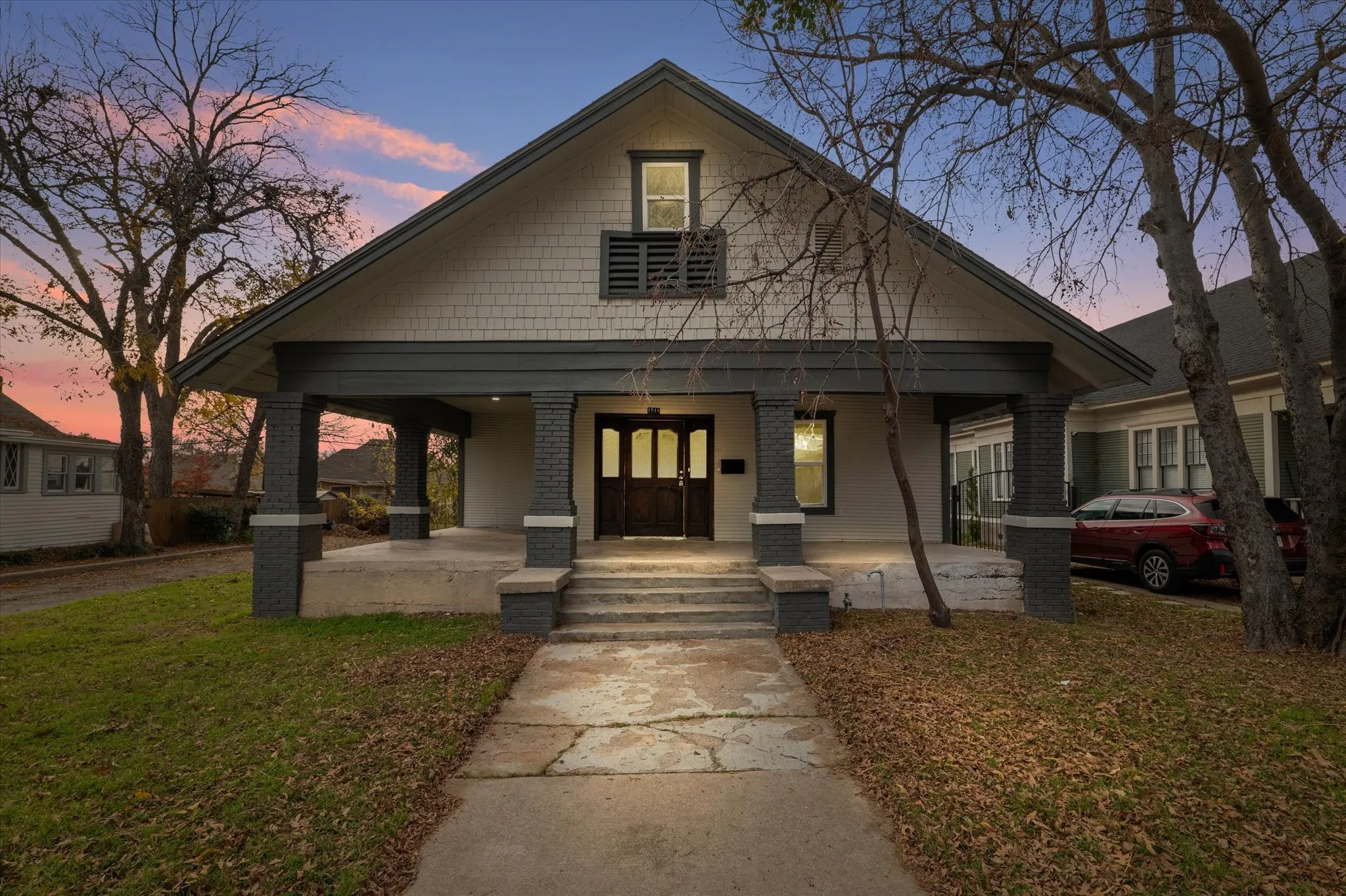 Single Family Residence For Rent in Tarrant County , 1516 S Adams Street, Fort Worth, Texas 76104, 3 Bedroom, 2 Bathroom, Garage spaces, 1,664 Sqft, built in 1920, Price $2,900, mls#21360159, Real Estate Agent in Fort Worth, Homes For Rent in Tarrant county, Homes For Rent in Fort Worth, Realtor in Fort Worth Texas, Real Estate Brokerage Independent Realty Texas, Luminita Cordes Realtor