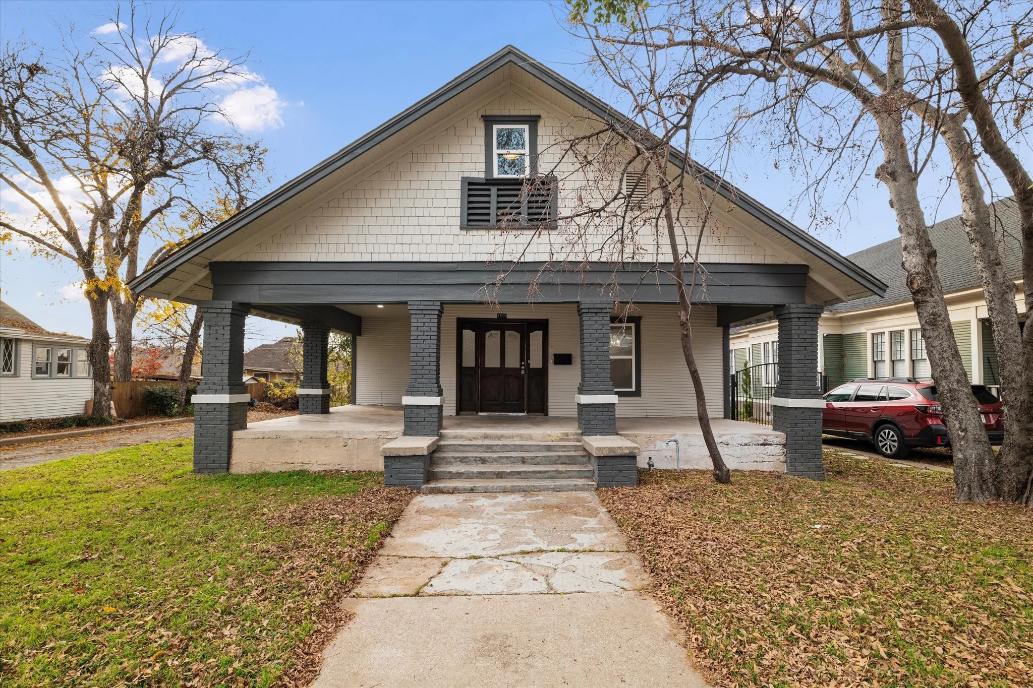 Single Family Residence For Rent in Tarrant County , 1516 S Adams Street, Fort Worth, Texas 76104, 3 Bedroom, 2 Bathroom, Garage spaces, 1,664 Sqft, built in 1920, Price $2,900, mls#21360159, Real Estate Agent in Fort Worth, Homes For Rent in Tarrant county, Homes For Rent in Fort Worth, Realtor in Fort Worth Texas, Real Estate Brokerage Independent Realty Texas, Luminita Cordes Realtor