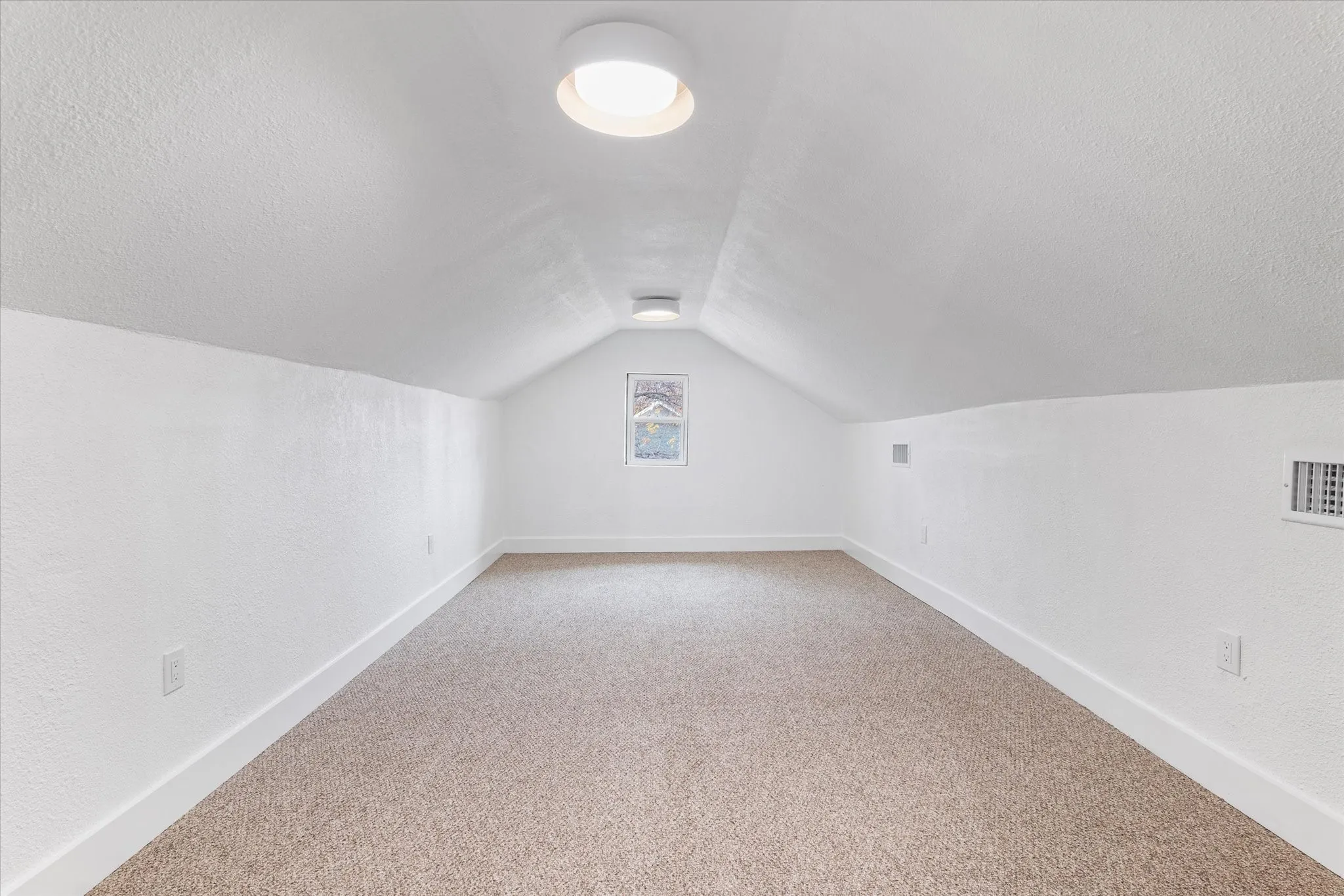 Single Family Residence For Rent in Tarrant County , 1516 S Adams Street, Fort Worth, Texas 76104, 3 Bedroom, 2 Bathroom, Garage spaces, 1,664 Sqft, built in 1920, Price $2,900, mls#21360159, Real Estate Agent in Fort Worth, Homes For Rent in Tarrant county, Homes For Rent in Fort Worth, Realtor in Fort Worth Texas, Real Estate Brokerage Independent Realty Texas, Luminita Cordes Realtor