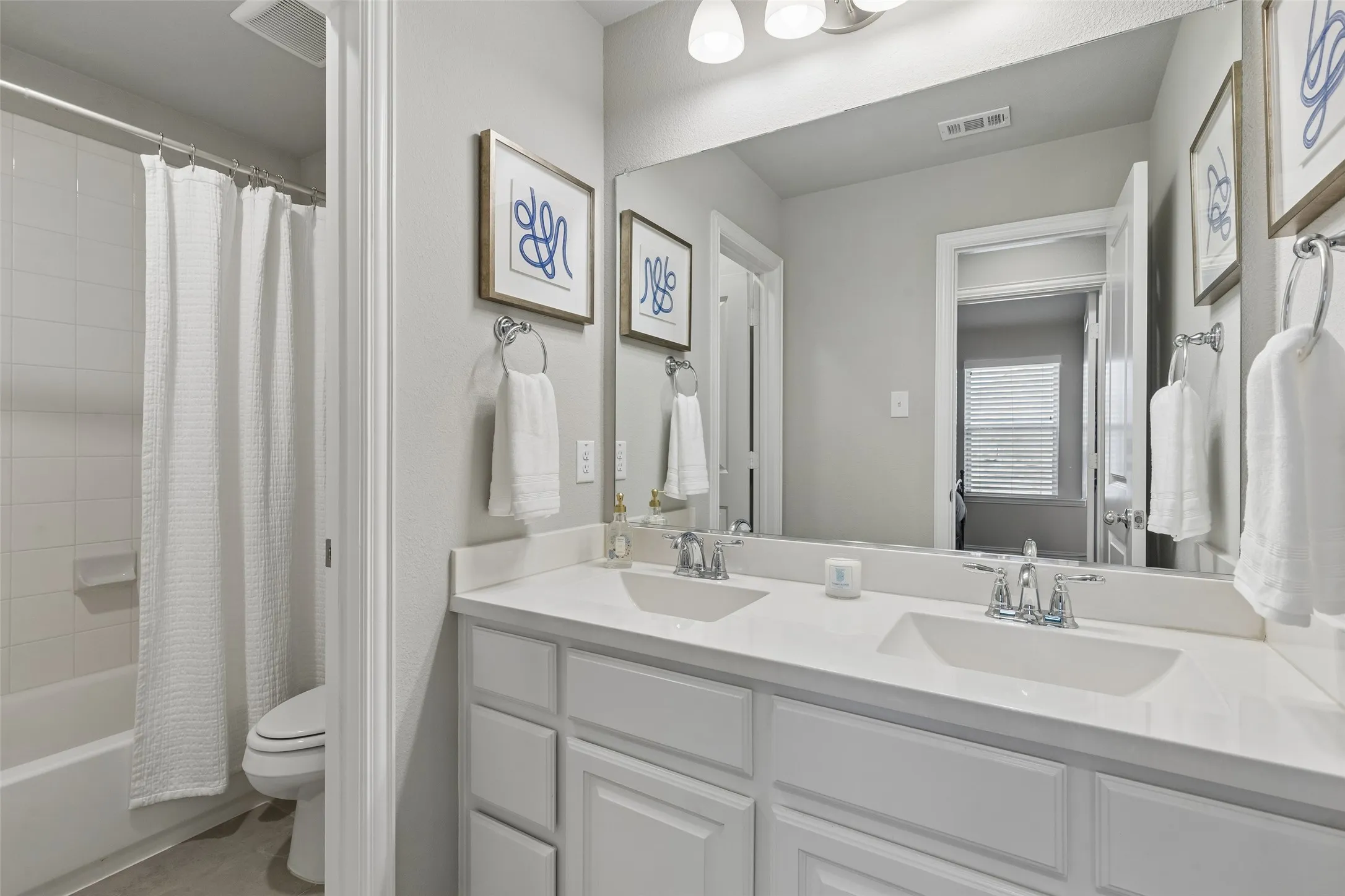 Single Family Residence For Sale in Collin County , 2500 Ever Birch Way, Mc Kinney, Texas 75071, 5 Bedroom, 5 Bathroom, 3 Garage spaces, 3,765 Sqft, built in 2017, mls#21358725, Real Estate Agent in Mc Kinney, Homes For Sale in Collin county, Homes For Sale in Mc Kinney, Realtor in Mc Kinney Texas, Real Estate Brokerage Independent Realty Texas, Luminita Cordes Realtor