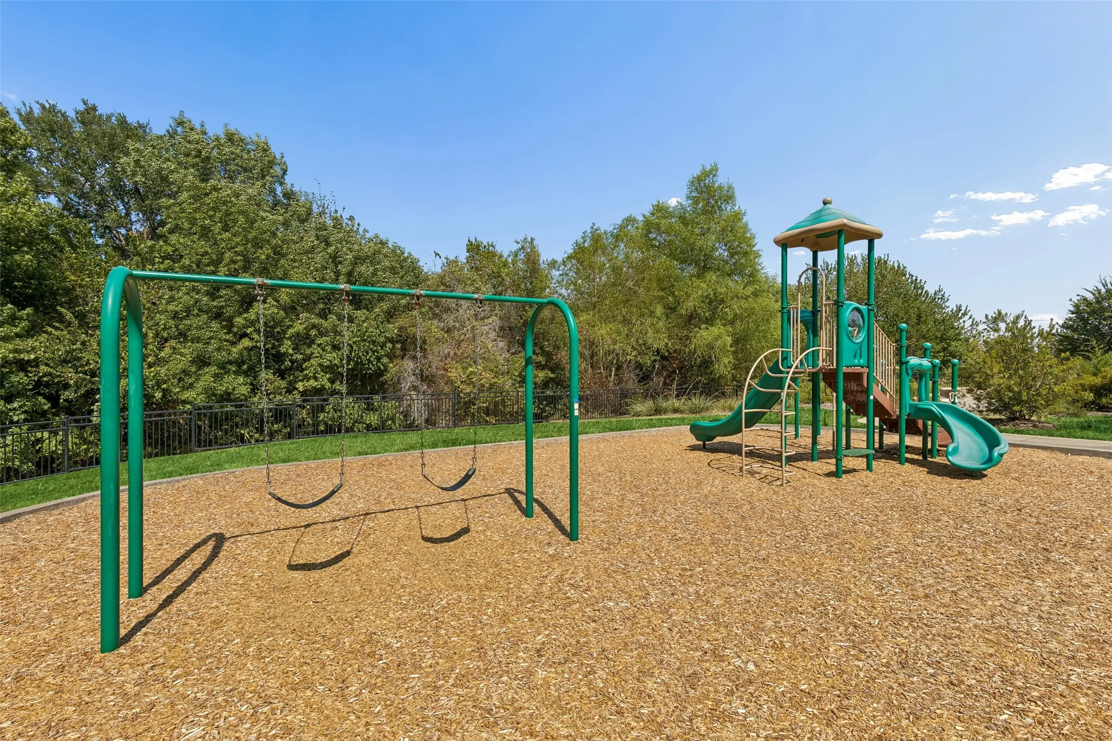 Single Family Residence For Sale in Collin County , 2500 Ever Birch Way, Mc Kinney, Texas 75071, 5 Bedroom, 5 Bathroom, 3 Garage spaces, 3,765 Sqft, built in 2017, mls#21358725, Real Estate Agent in Mc Kinney, Homes For Sale in Collin county, Homes For Sale in Mc Kinney, Realtor in Mc Kinney Texas, Real Estate Brokerage Independent Realty Texas, Luminita Cordes Realtor