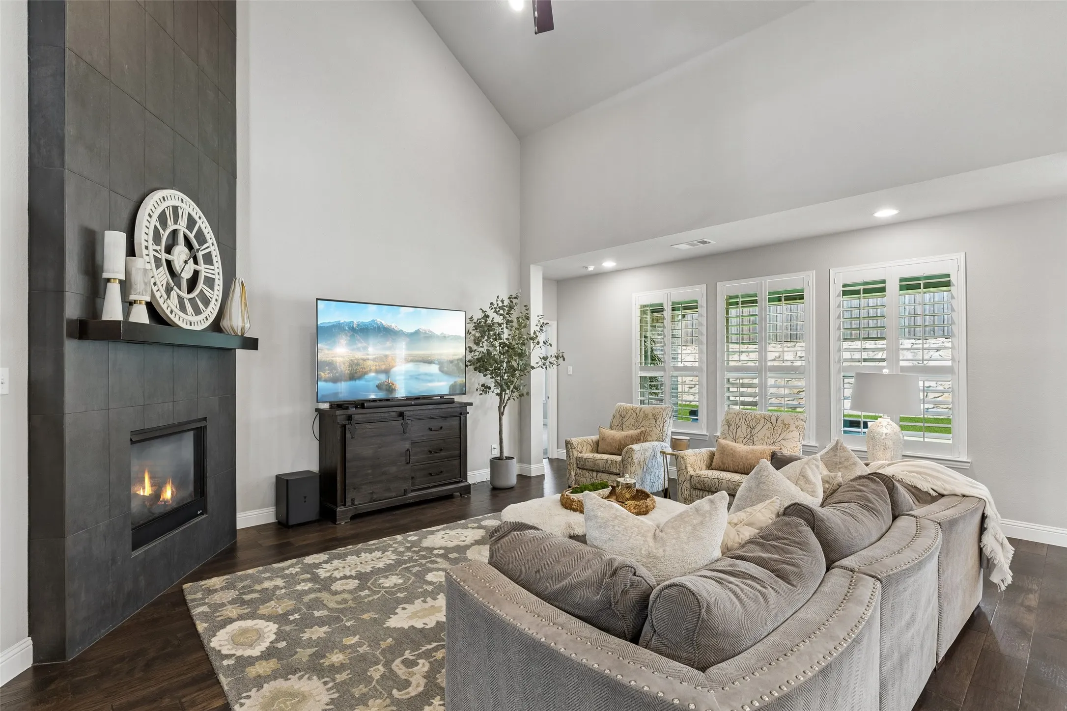Single Family Residence For Sale in Collin County , 2500 Ever Birch Way, Mc Kinney, Texas 75071, 5 Bedroom, 5 Bathroom, 3 Garage spaces, 3,765 Sqft, built in 2017, mls#21358725, Real Estate Agent in Mc Kinney, Homes For Sale in Collin county, Homes For Sale in Mc Kinney, Realtor in Mc Kinney Texas, Real Estate Brokerage Independent Realty Texas, Luminita Cordes Realtor