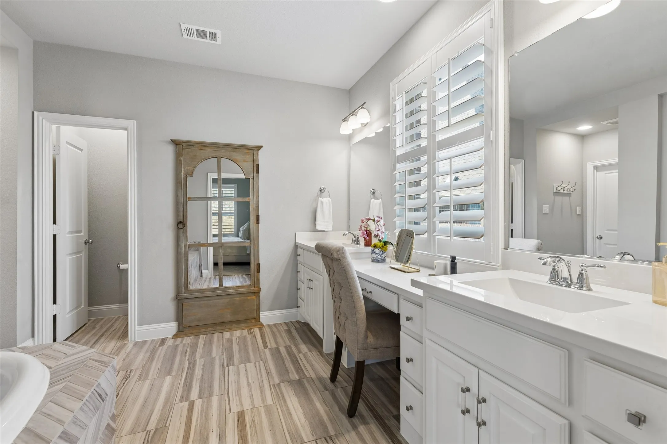 Single Family Residence For Sale in Collin County , 2500 Ever Birch Way, Mc Kinney, Texas 75071, 5 Bedroom, 5 Bathroom, 3 Garage spaces, 3,765 Sqft, built in 2017, mls#21358725, Real Estate Agent in Mc Kinney, Homes For Sale in Collin county, Homes For Sale in Mc Kinney, Realtor in Mc Kinney Texas, Real Estate Brokerage Independent Realty Texas, Luminita Cordes Realtor